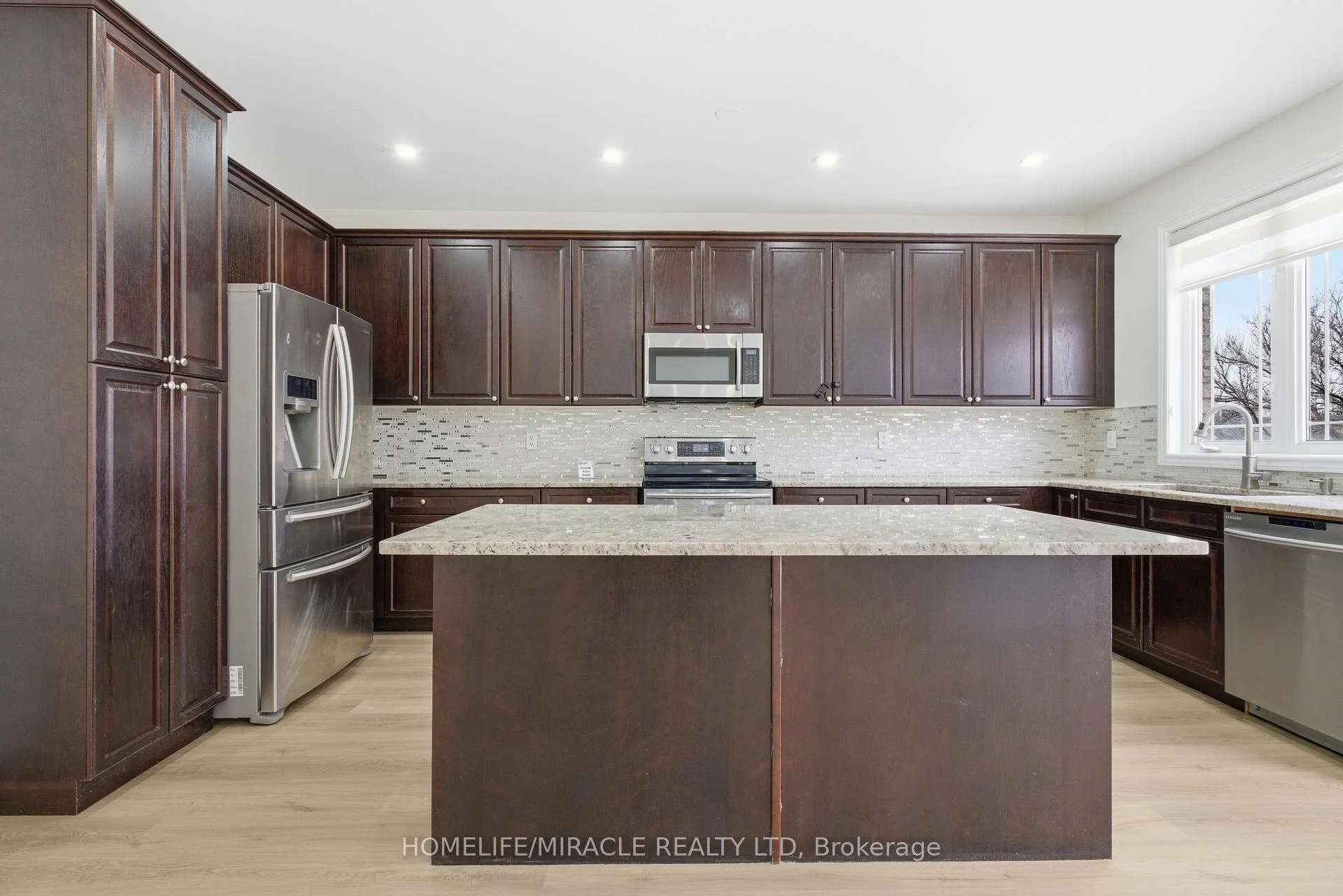 Photo 13 of 71 Skyvalley Drive, Brampton, Bram East — HOMEH