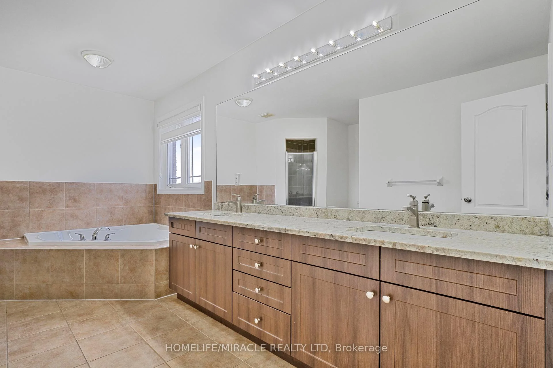 Photo 23 of 71 Skyvalley Drive, Brampton, Bram East — HOMEH