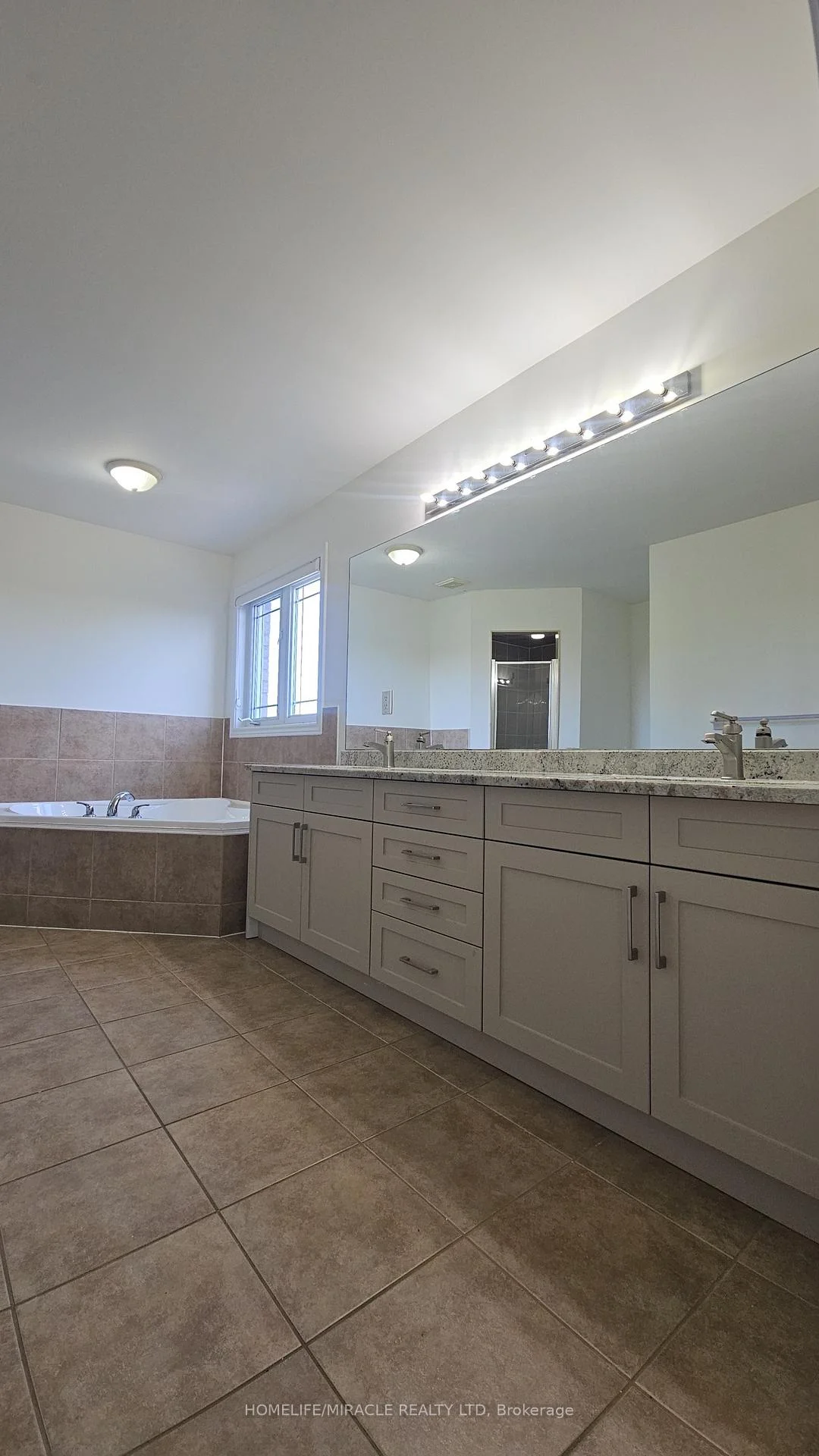 Photo 38 of 71 Skyvalley Drive, Brampton, Bram East — HOMEH