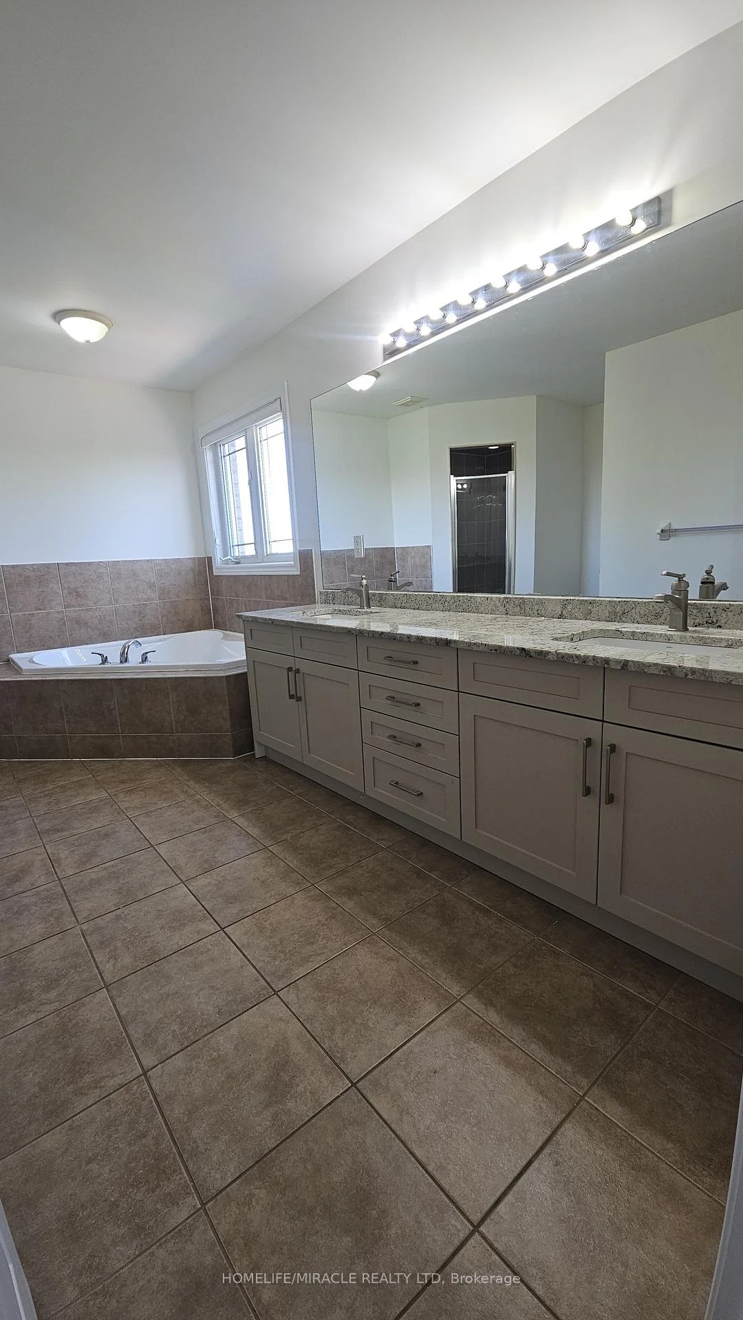 Photo 40 of 71 Skyvalley Drive, Brampton, Bram East — HOMEH
