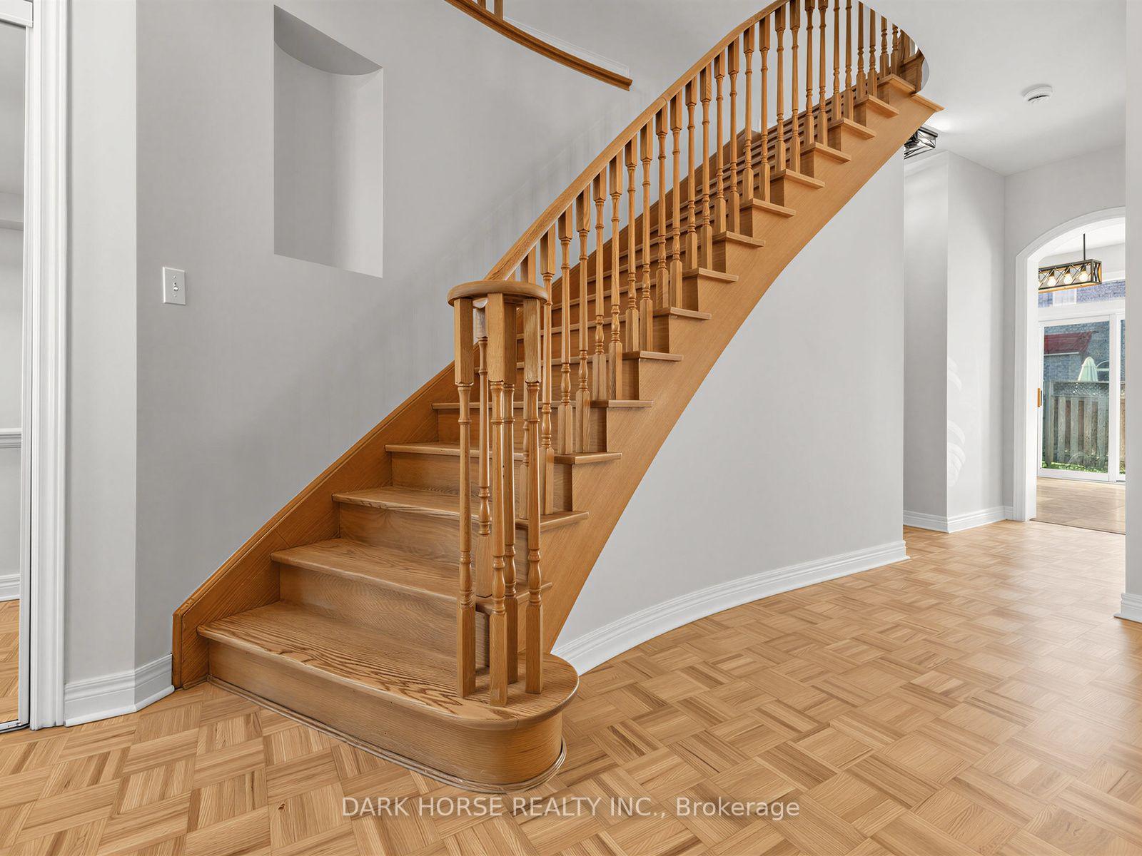 Photo 10 of 55 Redfinch Crescent, Vaughan, Vellore Village — HOMEH