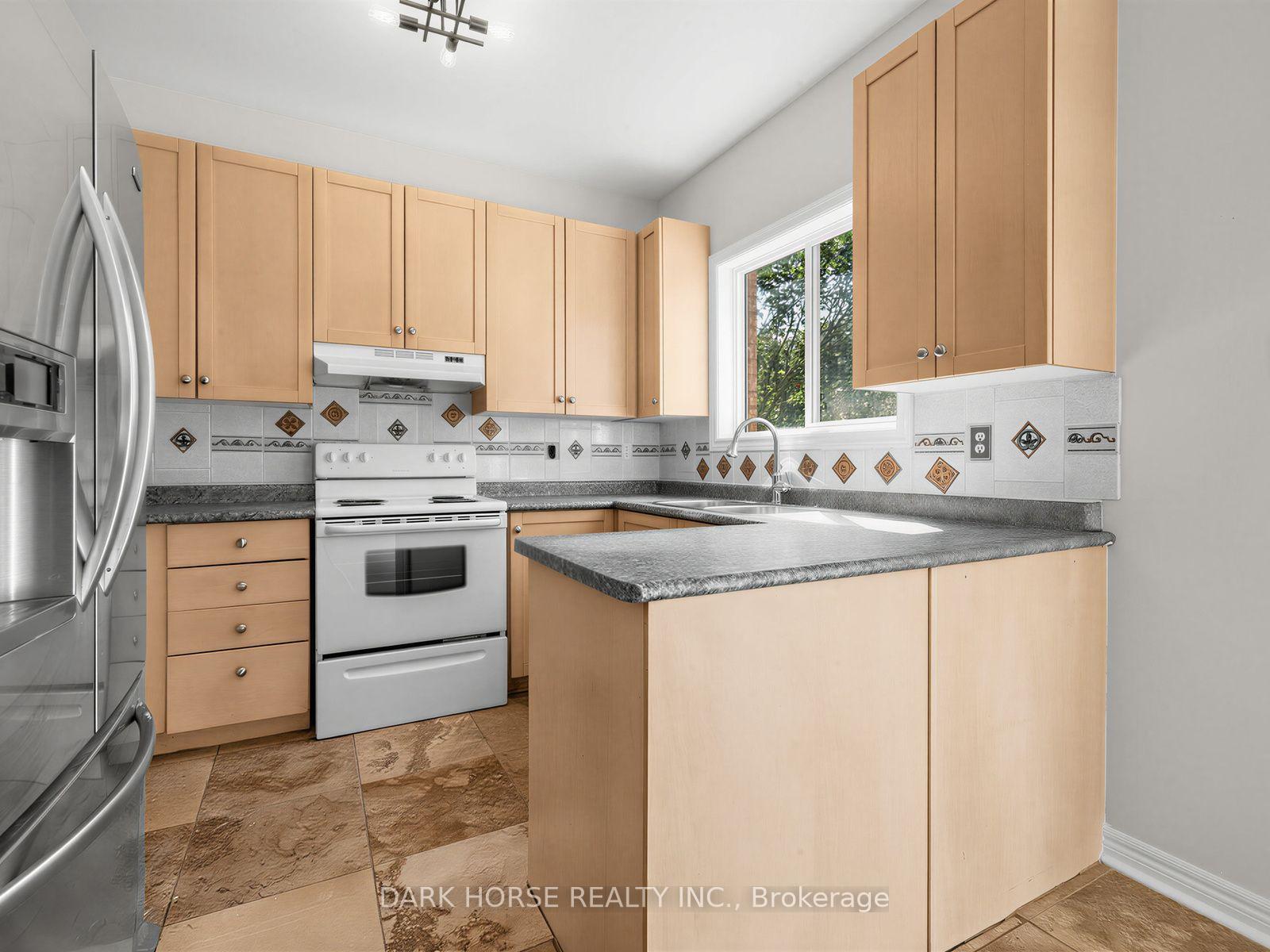 Photo 19 of 55 Redfinch Crescent, Vaughan, Vellore Village — HOMEH