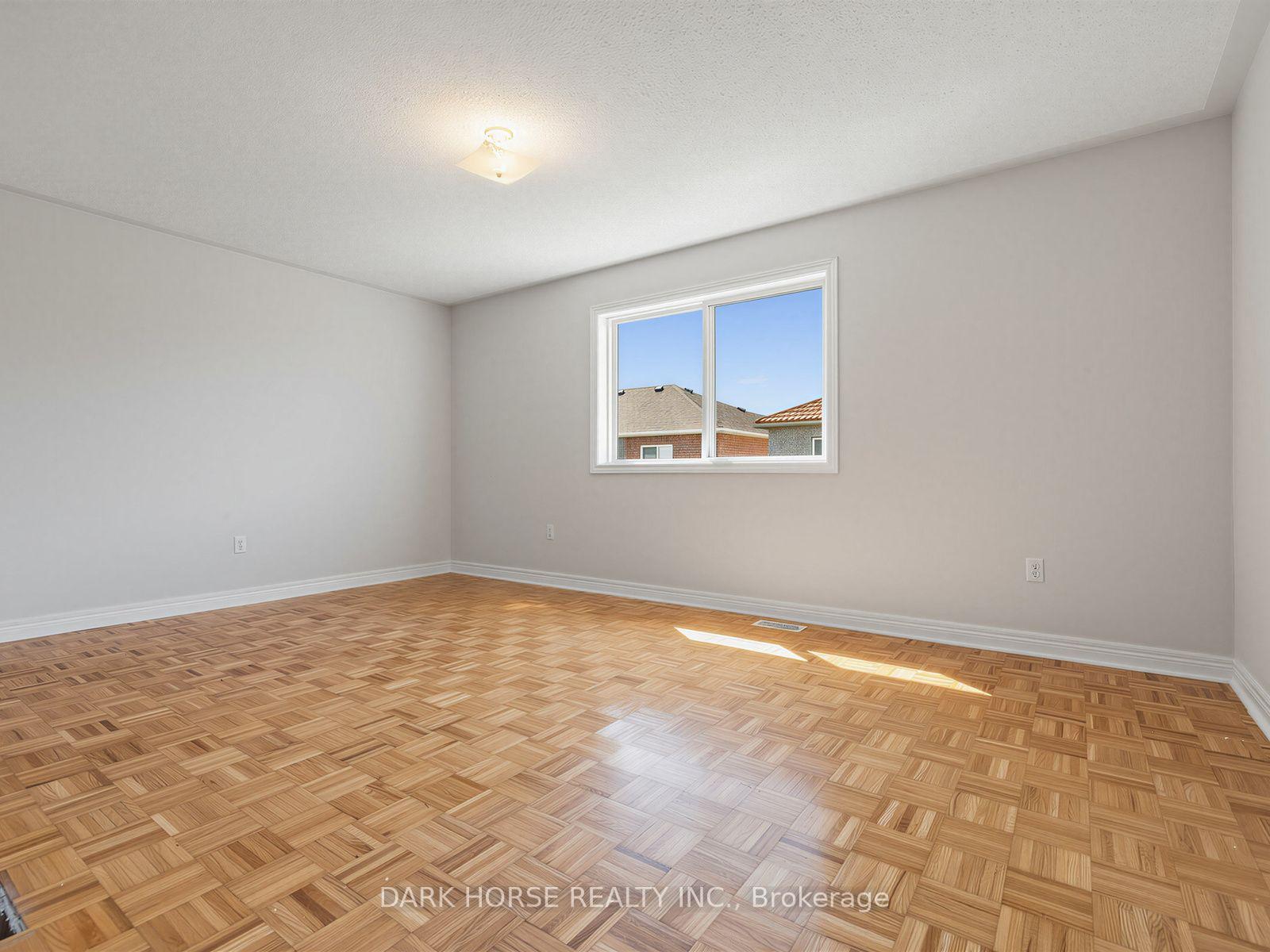 Photo 23 of 55 Redfinch Crescent, Vaughan, Vellore Village — HOMEH