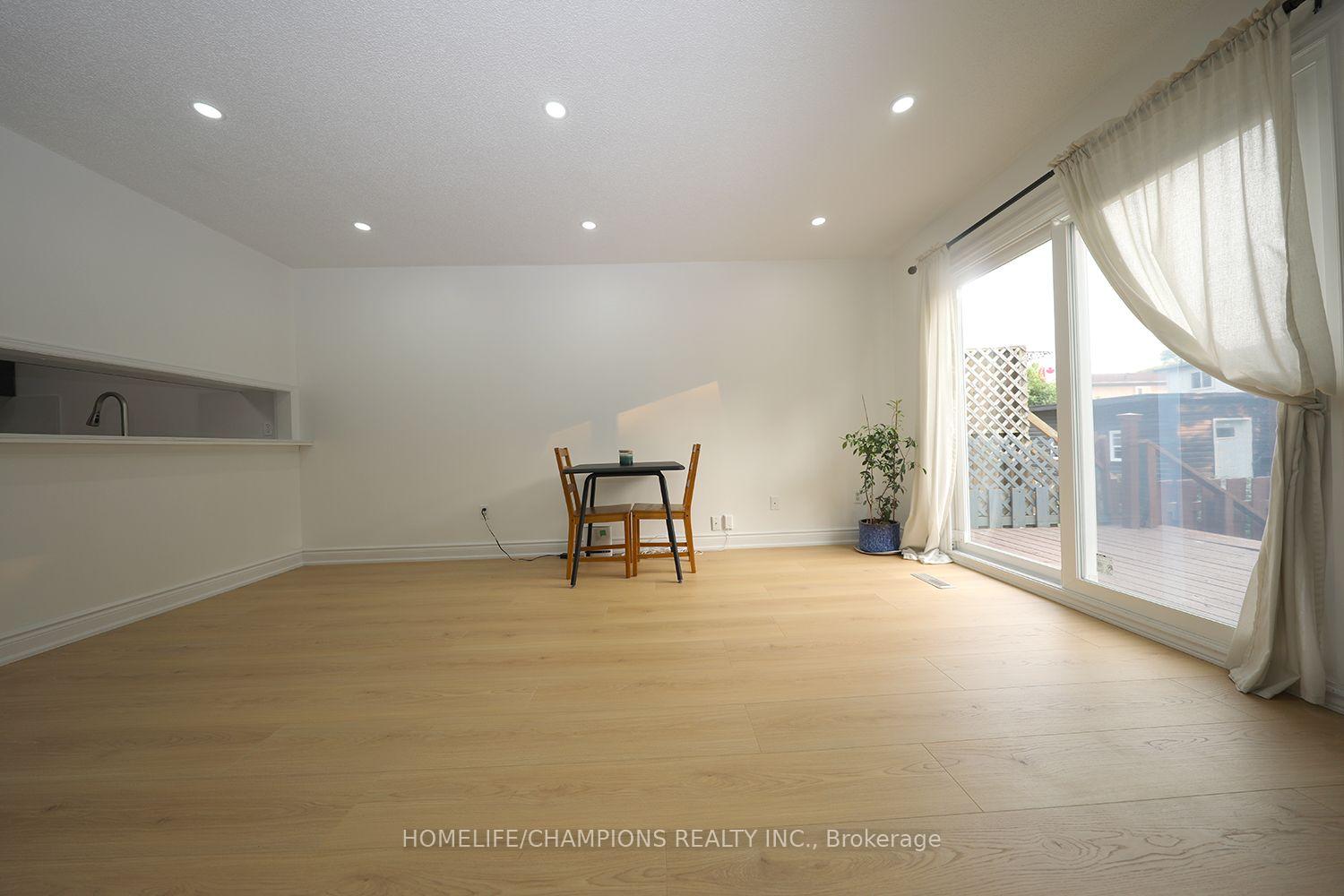 Photo 4 of 1428 Outlet Drive, Oshawa, Lakeview — HOMEH