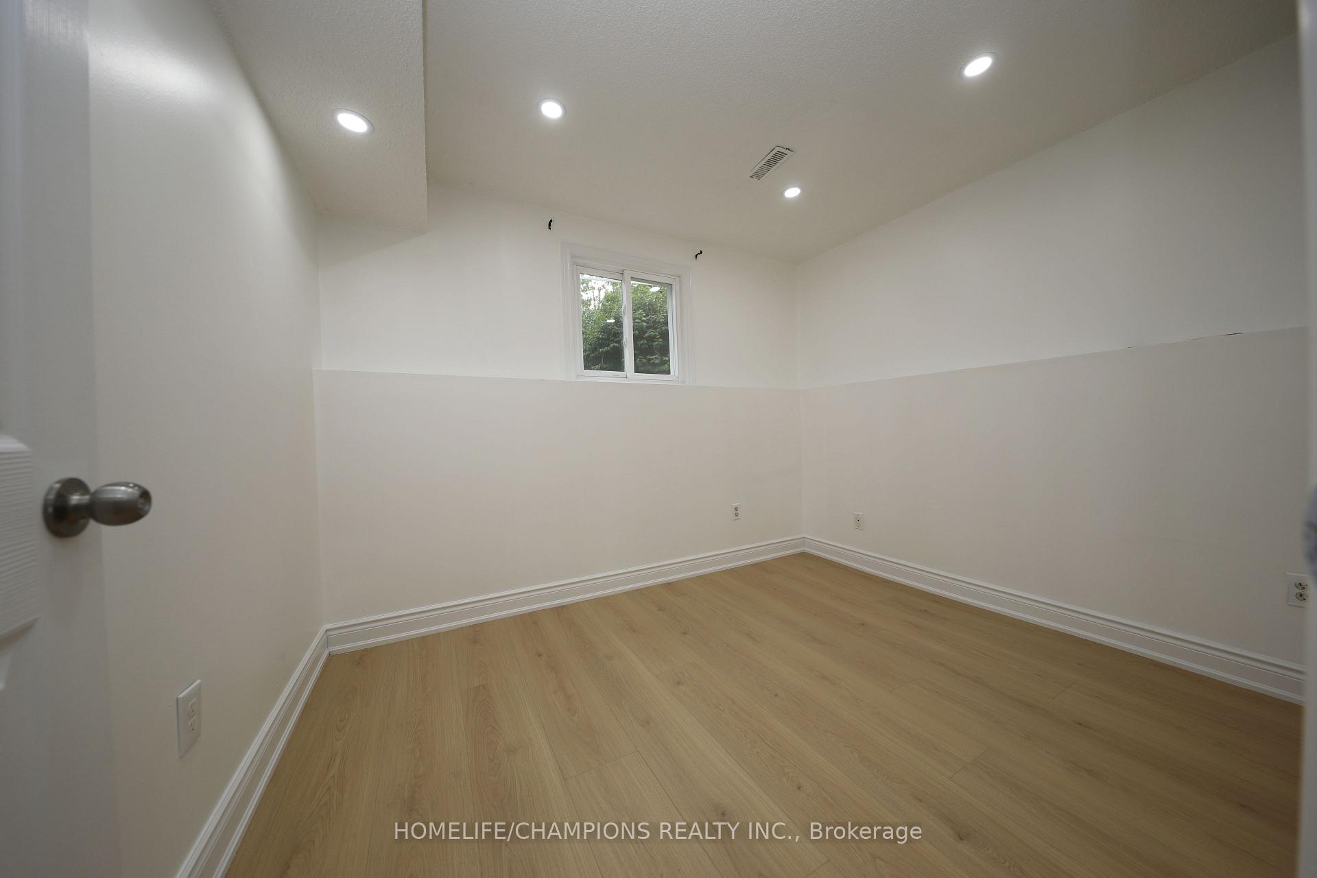 Photo 25 of 1428 Outlet Drive, Oshawa, Lakeview — HOMEH