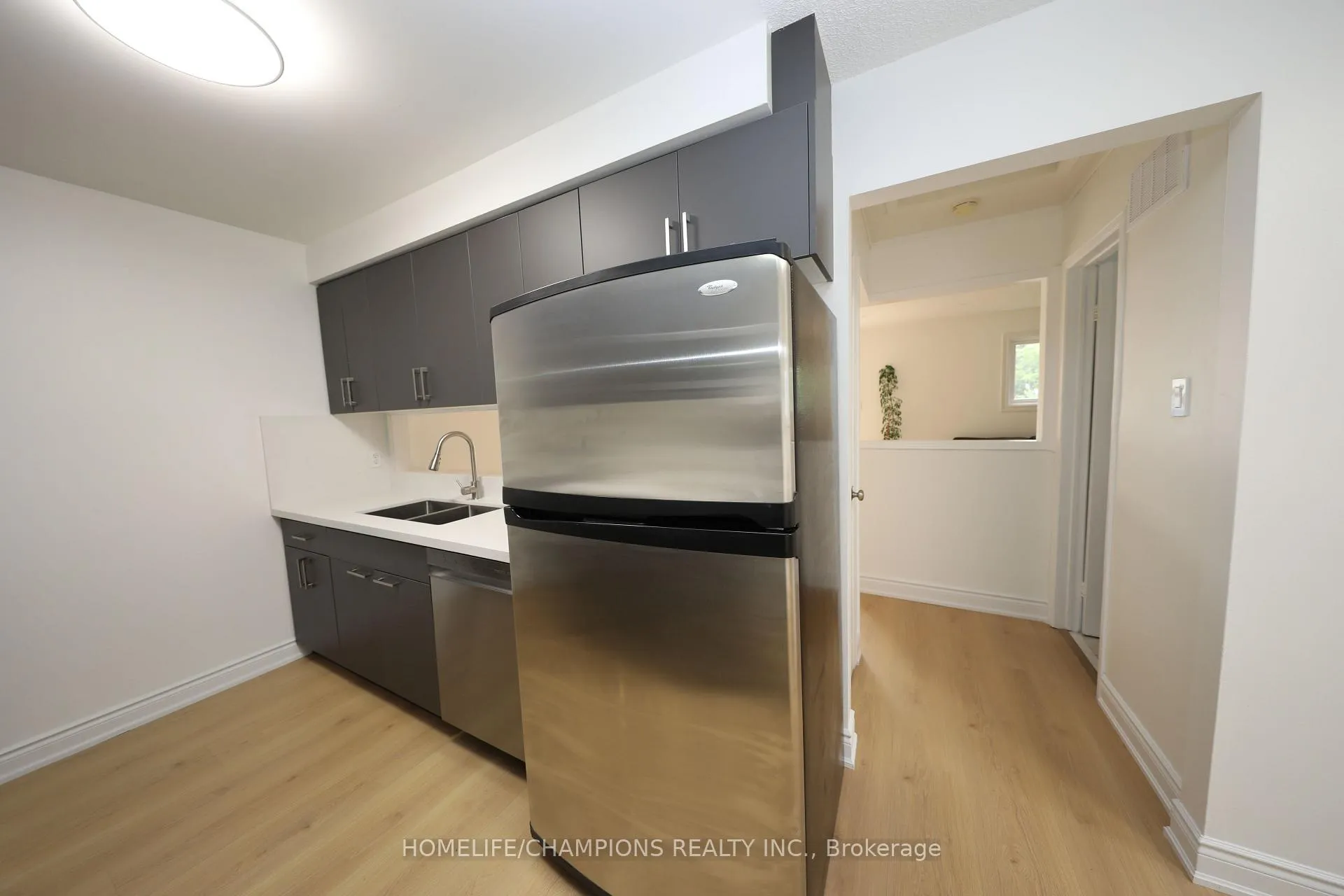 Photo 8 of 1428 Outlet Drive, Oshawa, Lakeview — HOMEH