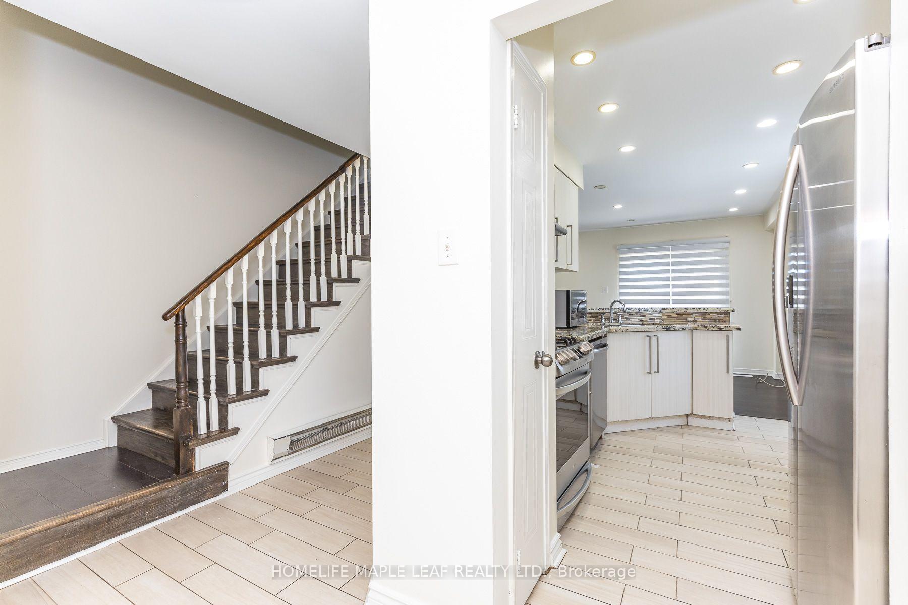 Photo 9 of Unit 10, 45 Bristol Road E, Mississauga, Hurontario — HOMEH