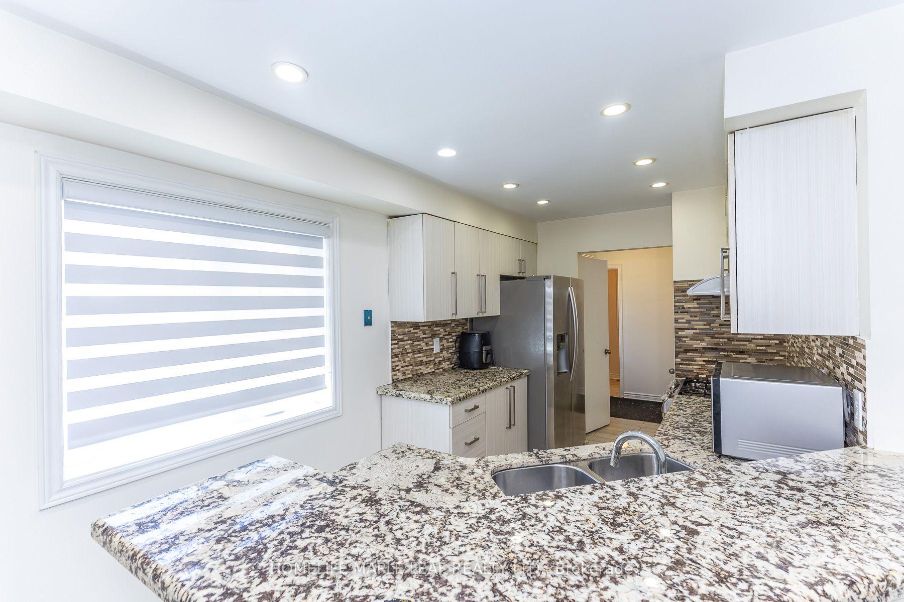 Photo 12 of Unit 10, 45 Bristol Road E, Mississauga, Hurontario — HOMEH