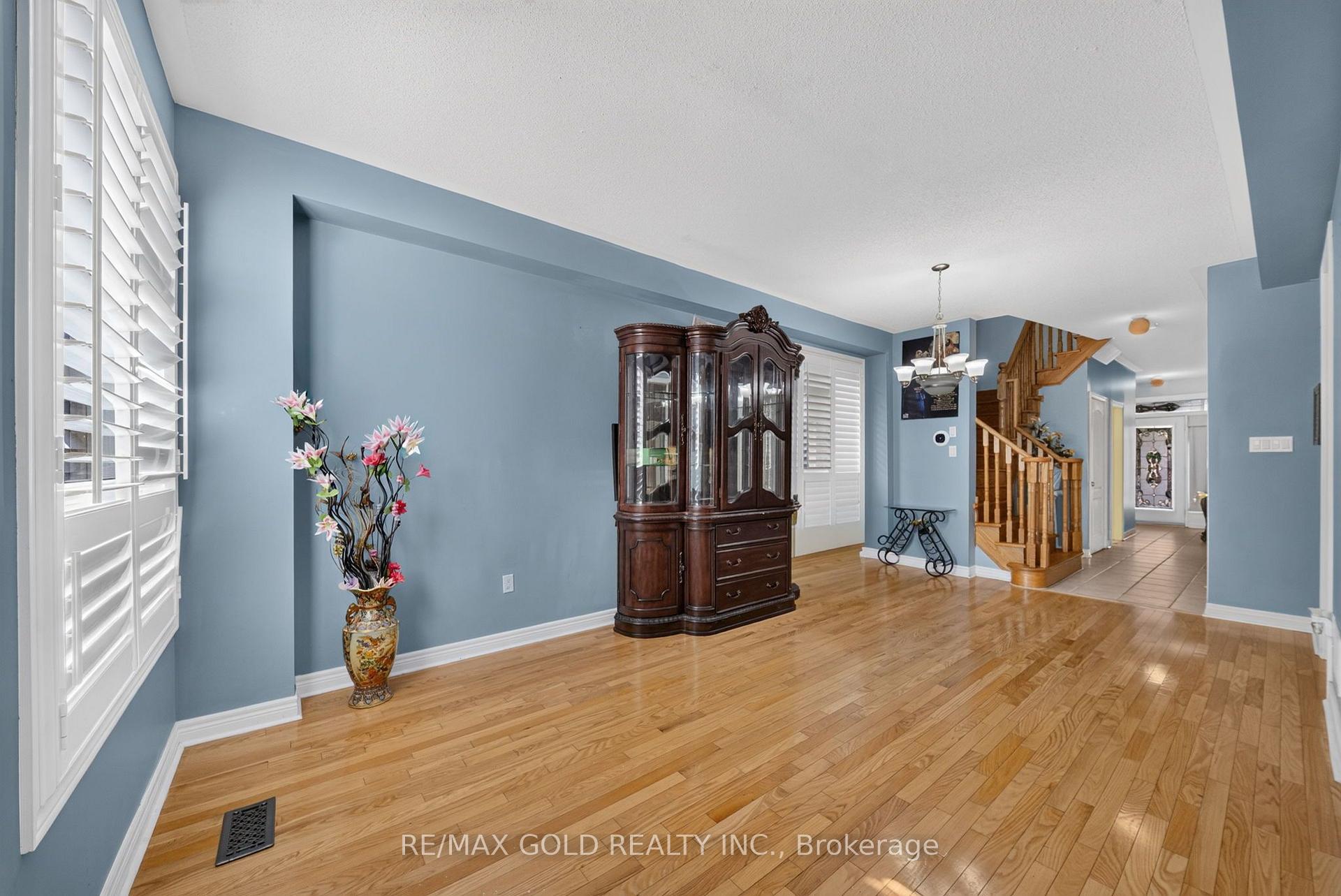 Photo 9 of 104 Everingham Circle, Brampton, Sandringham-Wellington — HOMEH