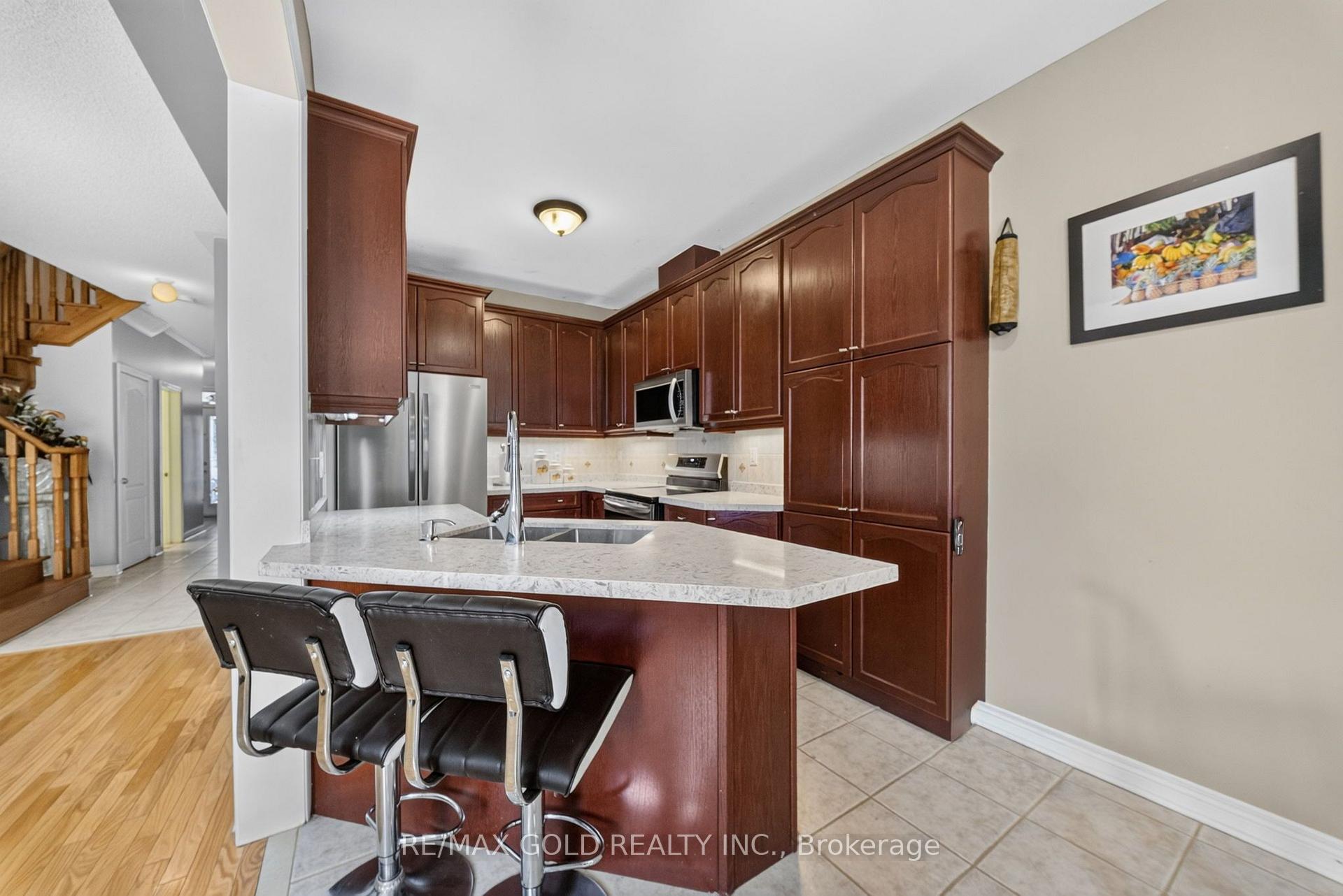 Photo 14 of 104 Everingham Circle, Brampton, Sandringham-Wellington — HOMEH