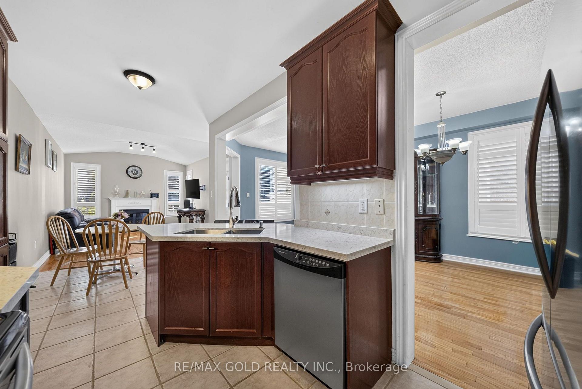 Photo 15 of 104 Everingham Circle, Brampton, Sandringham-Wellington — HOMEH