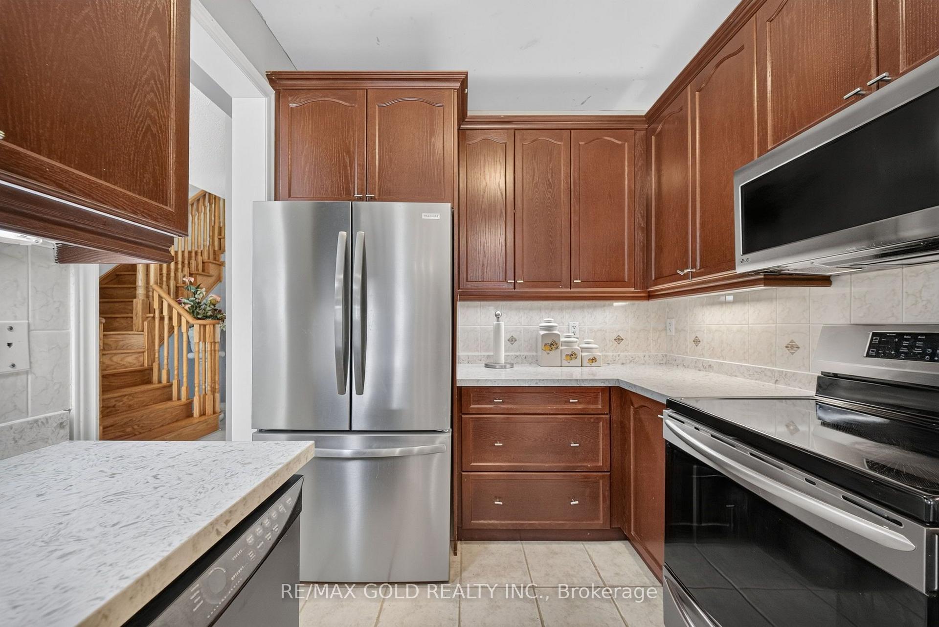 Photo 16 of 104 Everingham Circle, Brampton, Sandringham-Wellington — HOMEH