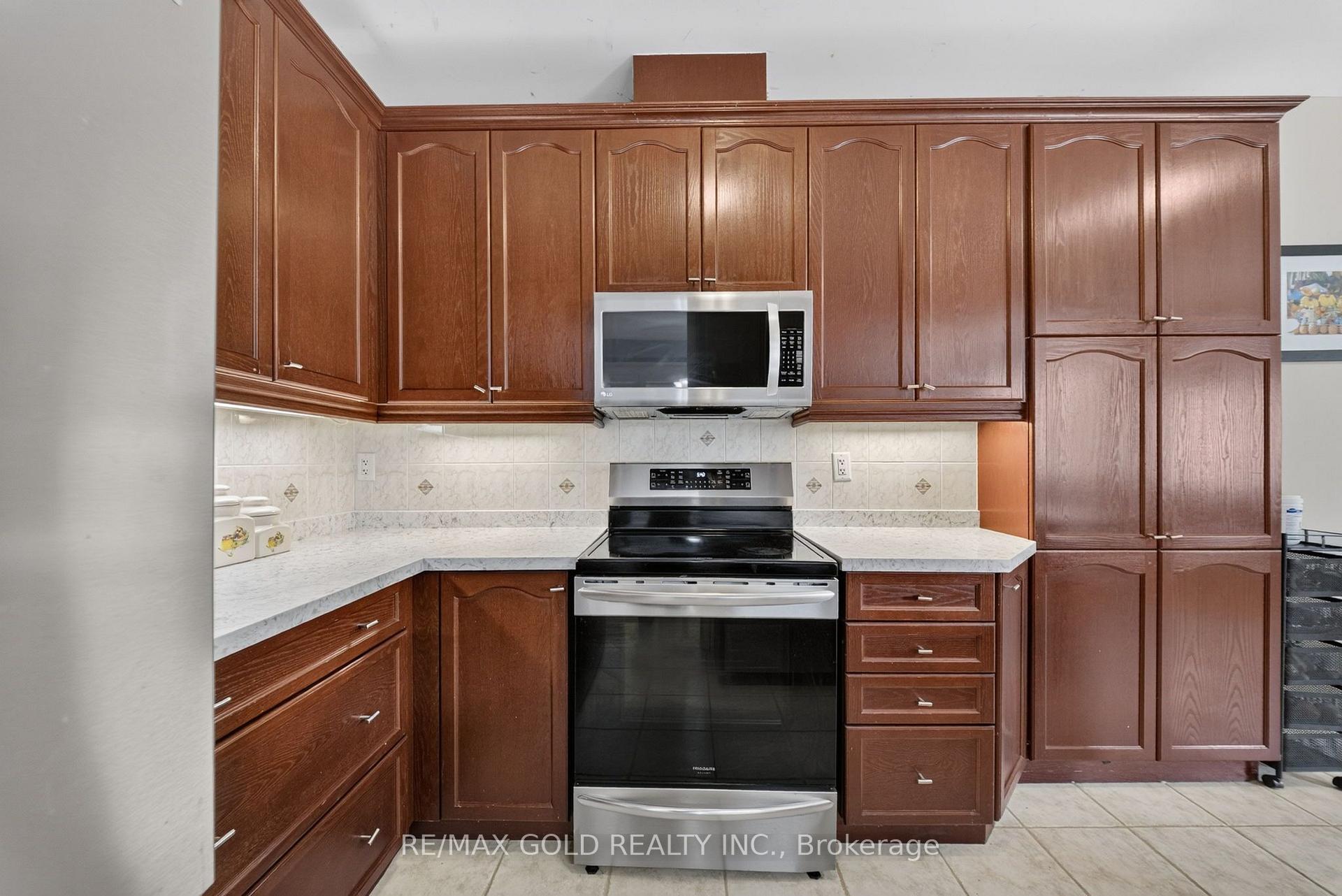Photo 17 of 104 Everingham Circle, Brampton, Sandringham-Wellington — HOMEH
