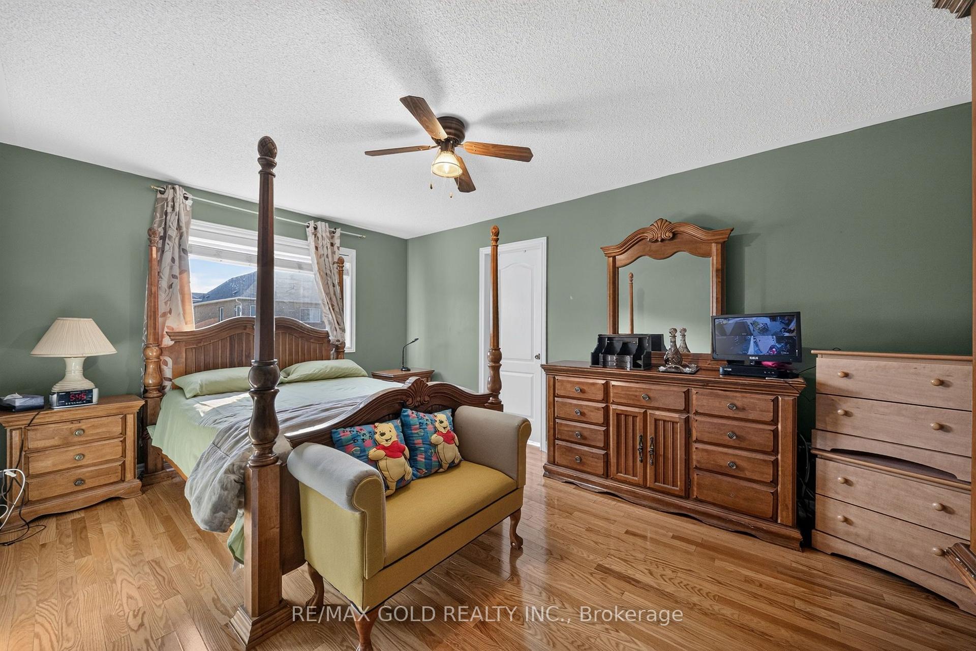 Photo 23 of 104 Everingham Circle, Brampton, Sandringham-Wellington — HOMEH