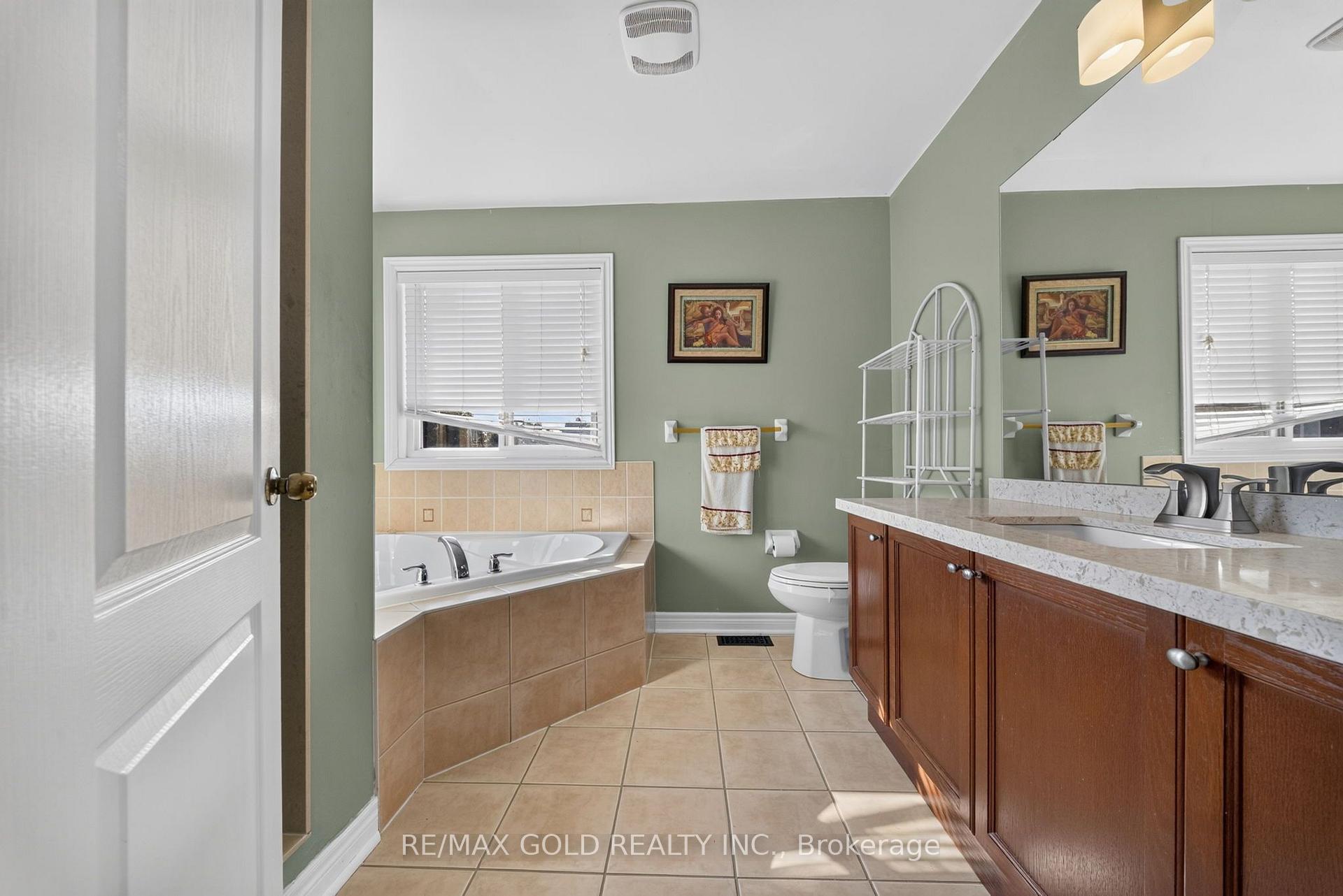 Photo 25 of 104 Everingham Circle, Brampton, Sandringham-Wellington — HOMEH