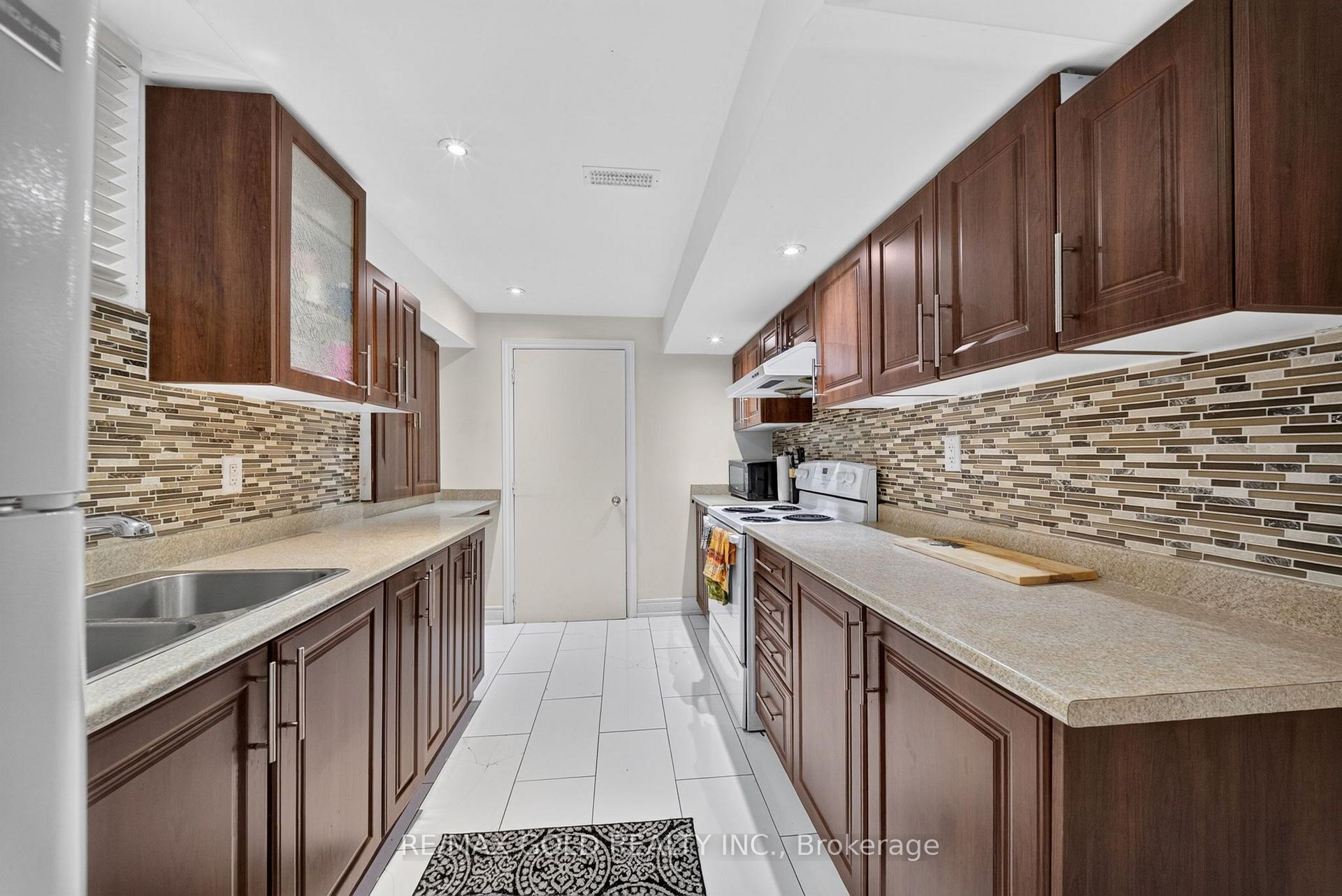 Photo 34 of 104 Everingham Circle, Brampton, Sandringham-Wellington — HOMEH