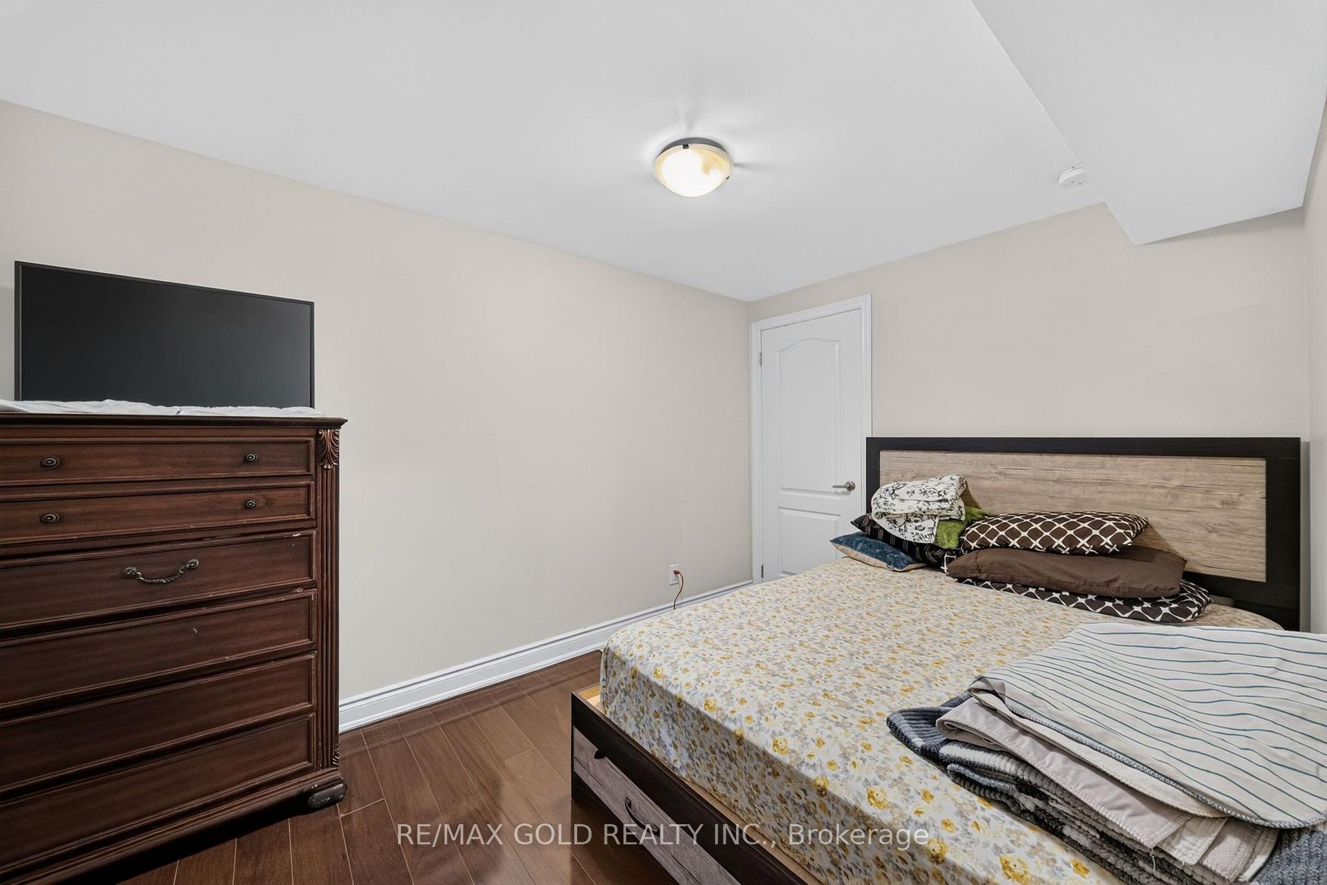 Photo 37 of 104 Everingham Circle, Brampton, Sandringham-Wellington — HOMEH