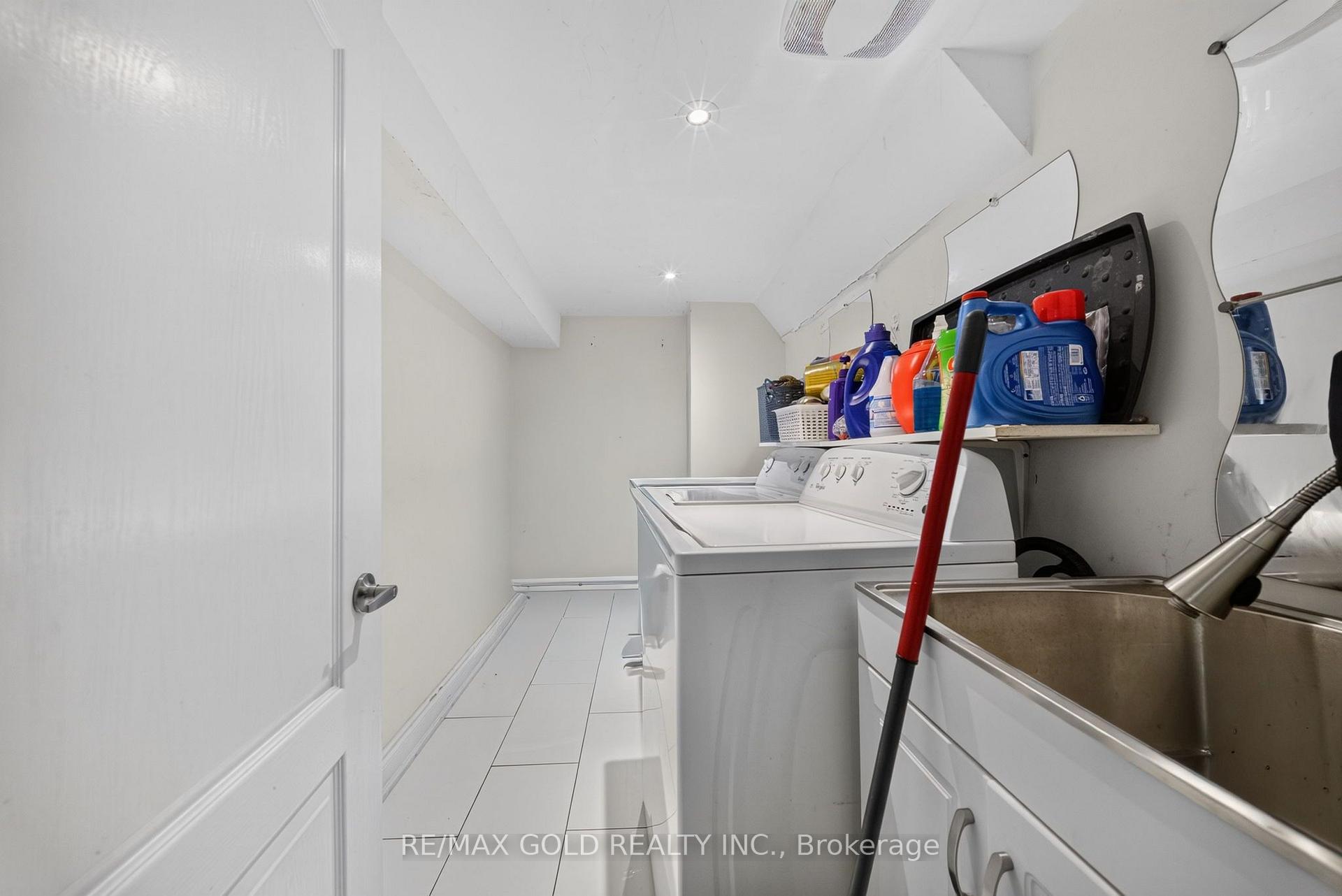 Photo 40 of 104 Everingham Circle, Brampton, Sandringham-Wellington — HOMEH