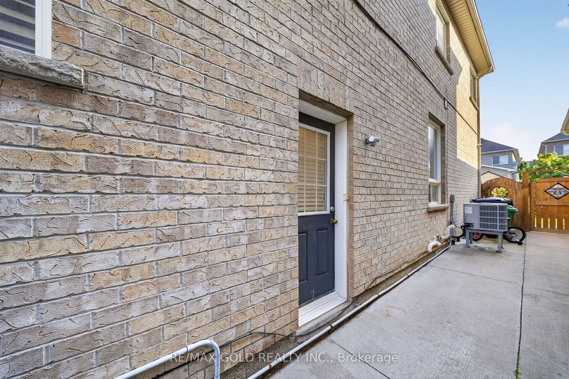 Photo 41 of 104 Everingham Circle, Brampton, Sandringham-Wellington — HOMEH
