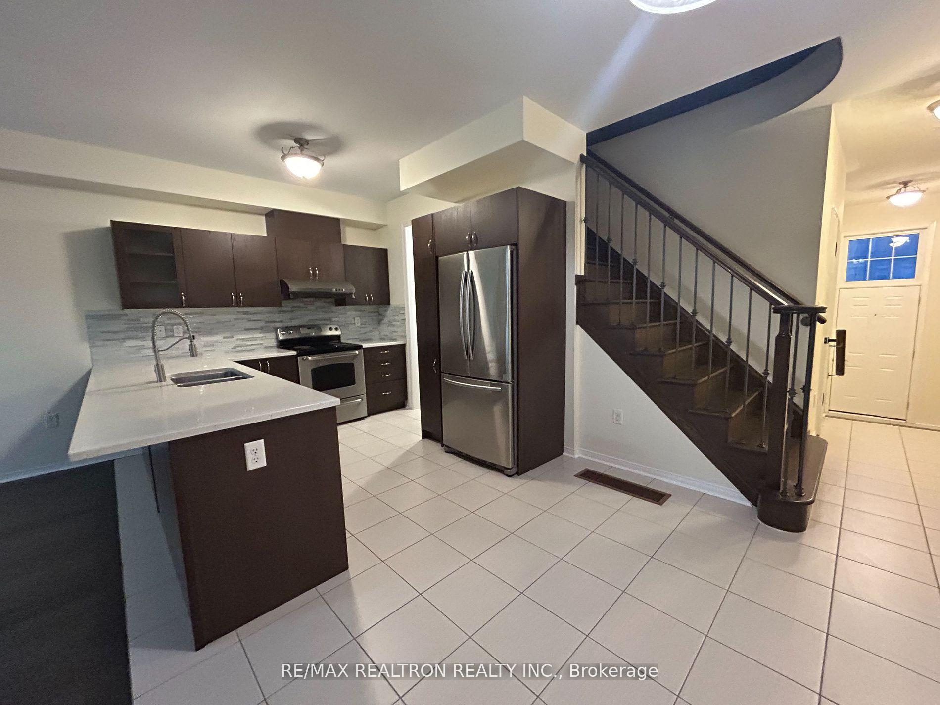 Photo 3 of 10284 Woodbine Avenue, Markham, Cathedraltown — HOMEH