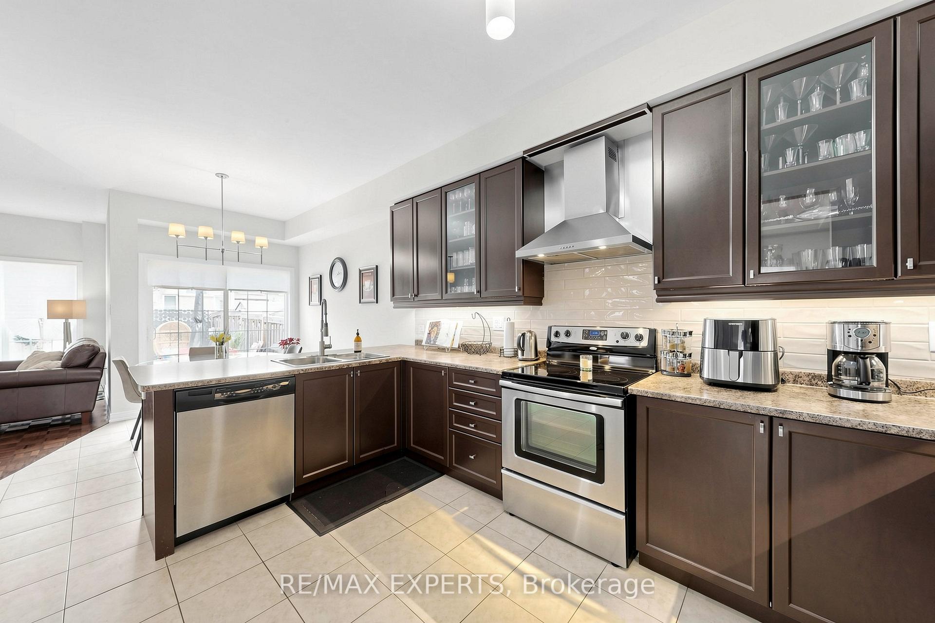 Photo 11 of 113 Boticelli Way, Vaughan, Vellore Village — HOMEH