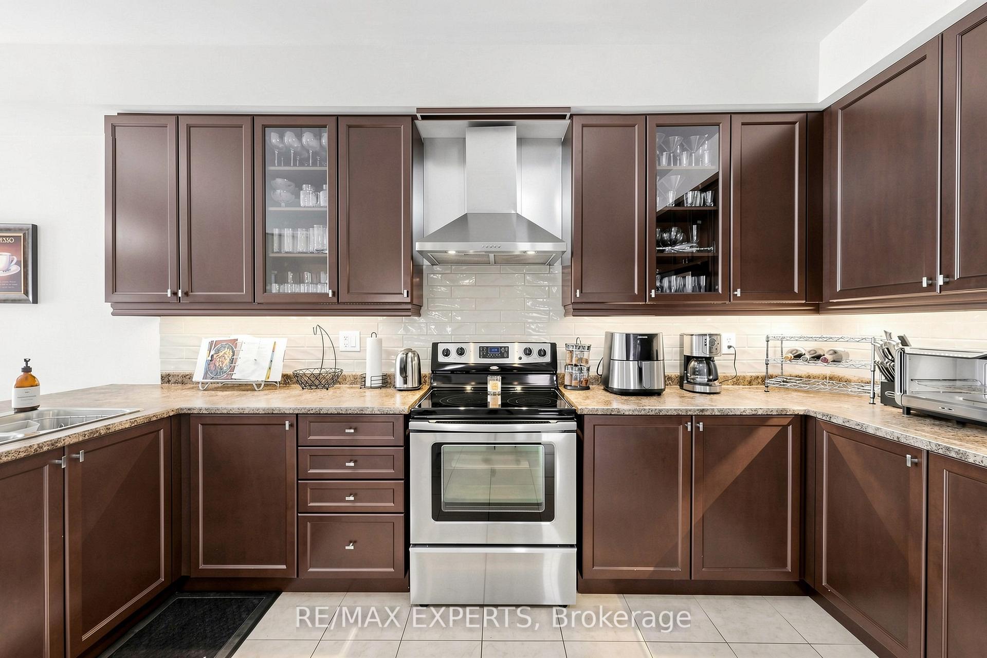 Photo 12 of 113 Boticelli Way, Vaughan, Vellore Village — HOMEH
