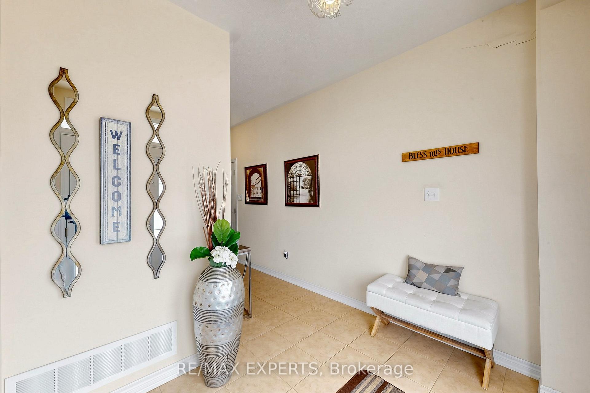 Photo 21 of 113 Boticelli Way, Vaughan, Vellore Village — HOMEH
