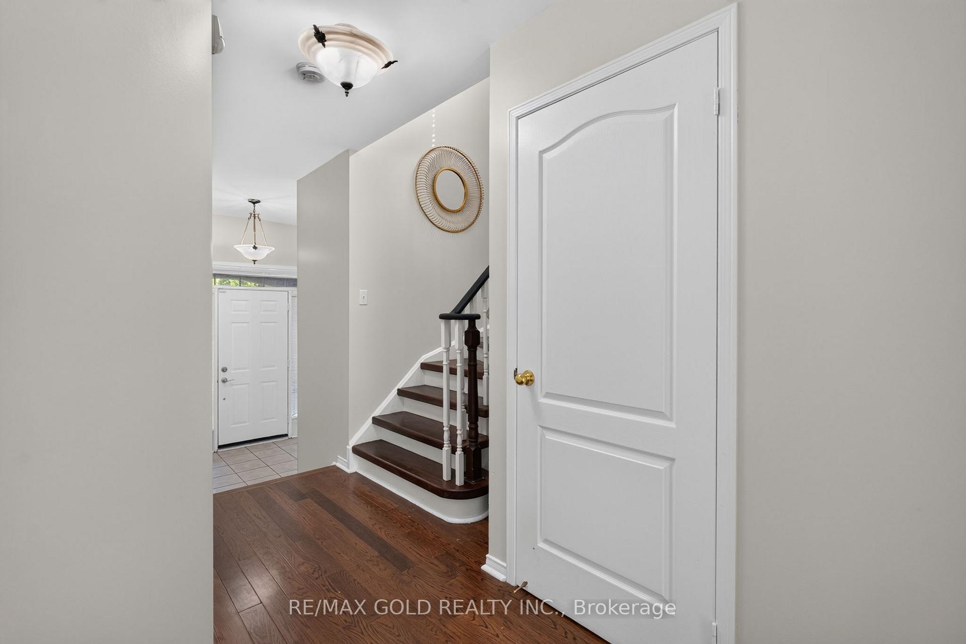 Photo 6 of 40 Dunure Crescent, Brampton, Fletcher's Meadow — HOMEH