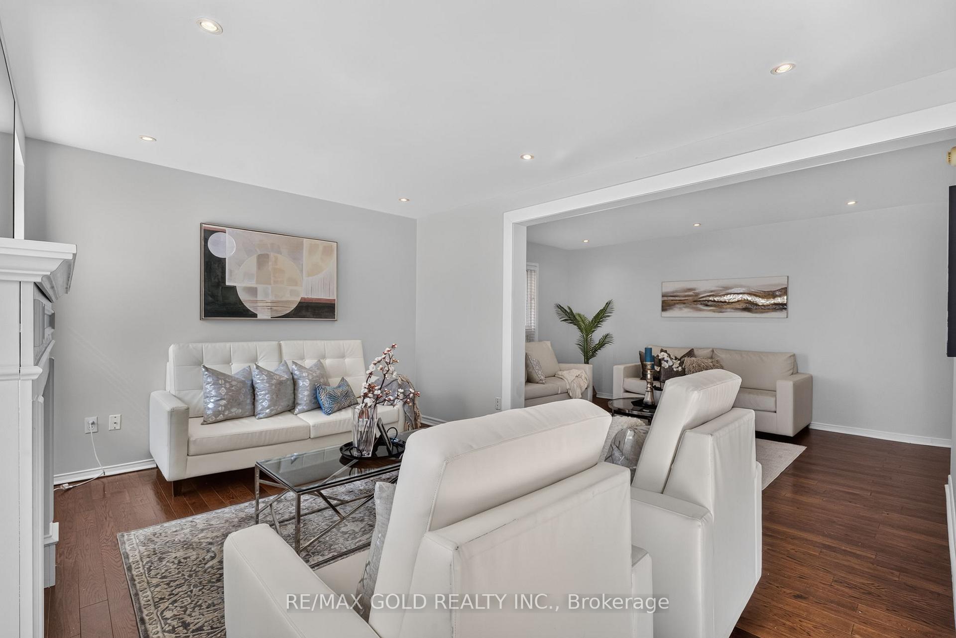 Photo 9 of 40 Dunure Crescent, Brampton, Fletcher's Meadow — HOMEH