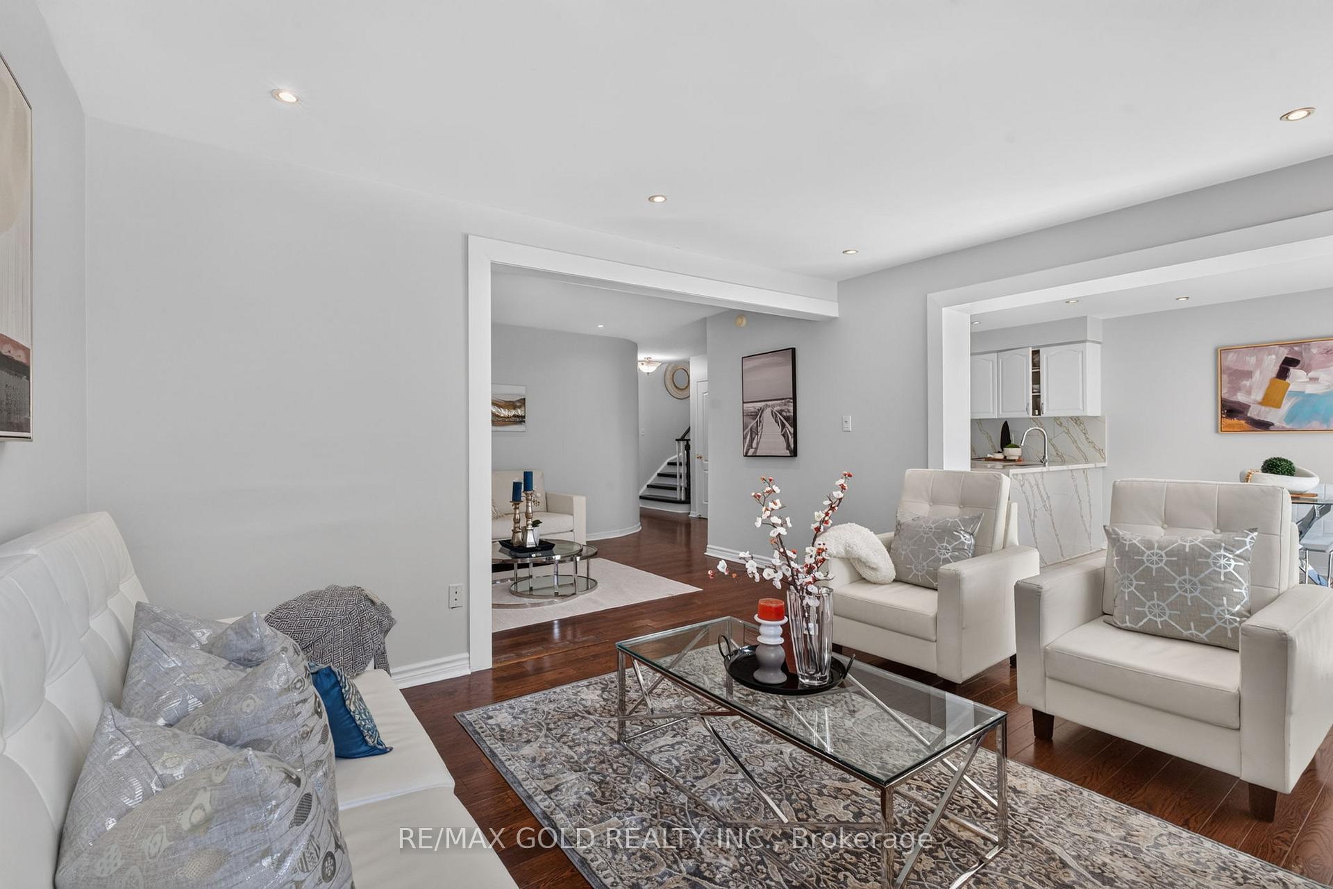 Photo 10 of 40 Dunure Crescent, Brampton, Fletcher's Meadow — HOMEH