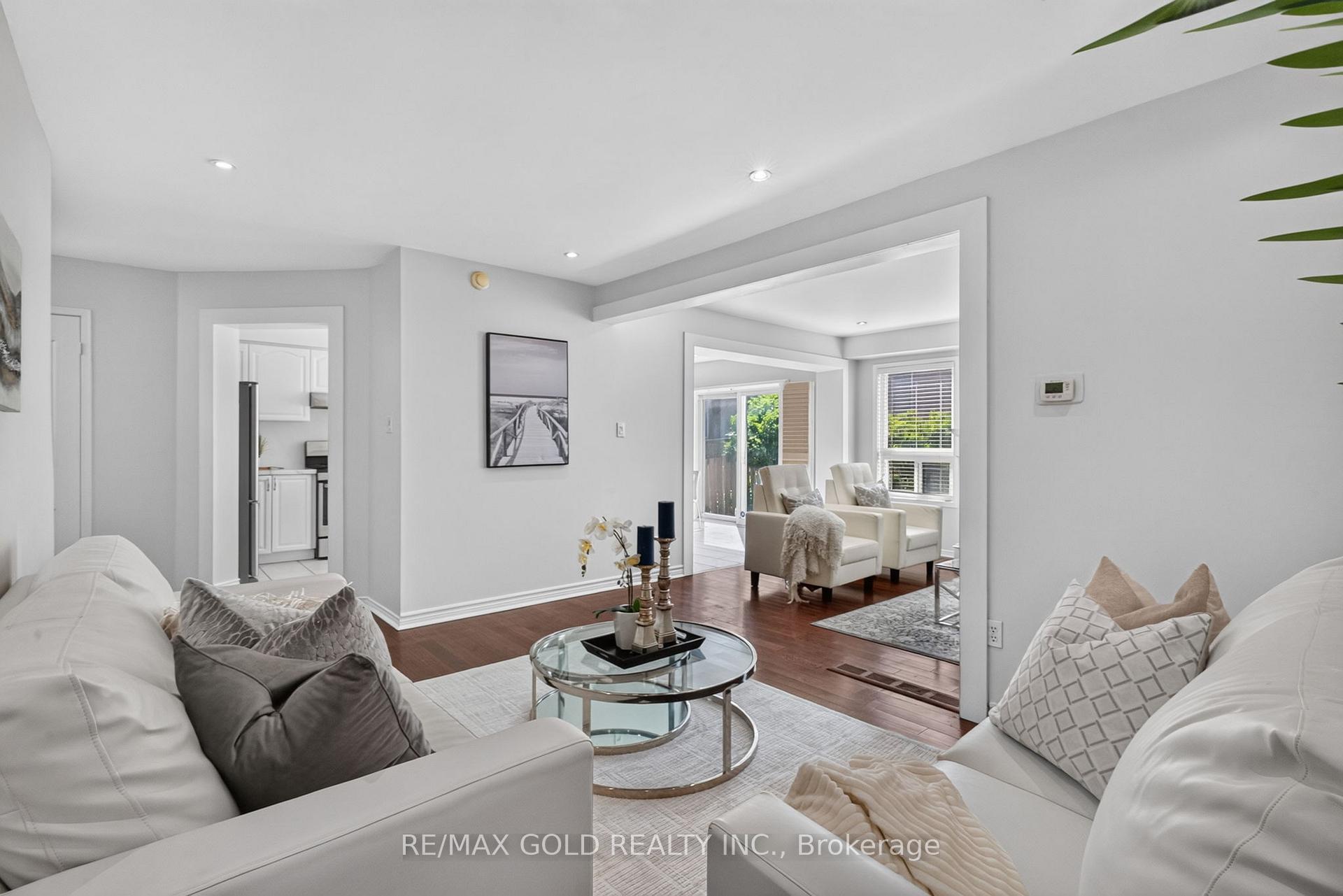 Photo 13 of 40 Dunure Crescent, Brampton, Fletcher's Meadow — HOMEH