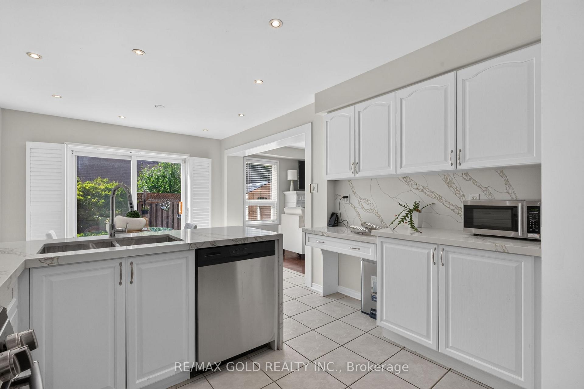 Photo 18 of 40 Dunure Crescent, Brampton, Fletcher's Meadow — HOMEH