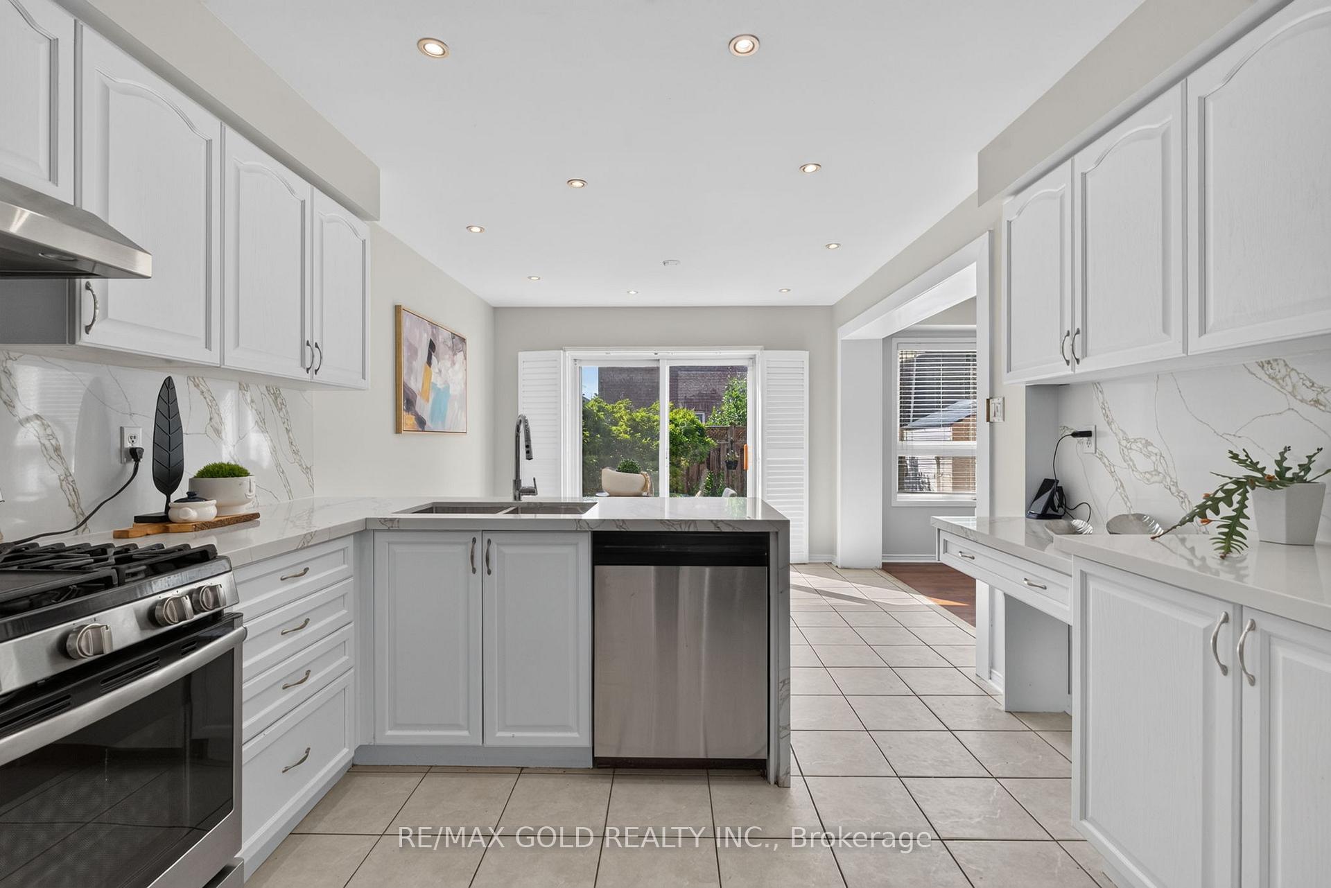 Photo 20 of 40 Dunure Crescent, Brampton, Fletcher's Meadow — HOMEH