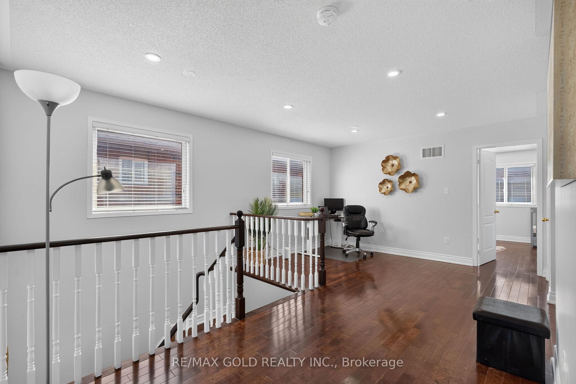 Photo 23 of 40 Dunure Crescent, Brampton, Fletcher's Meadow — HOMEH