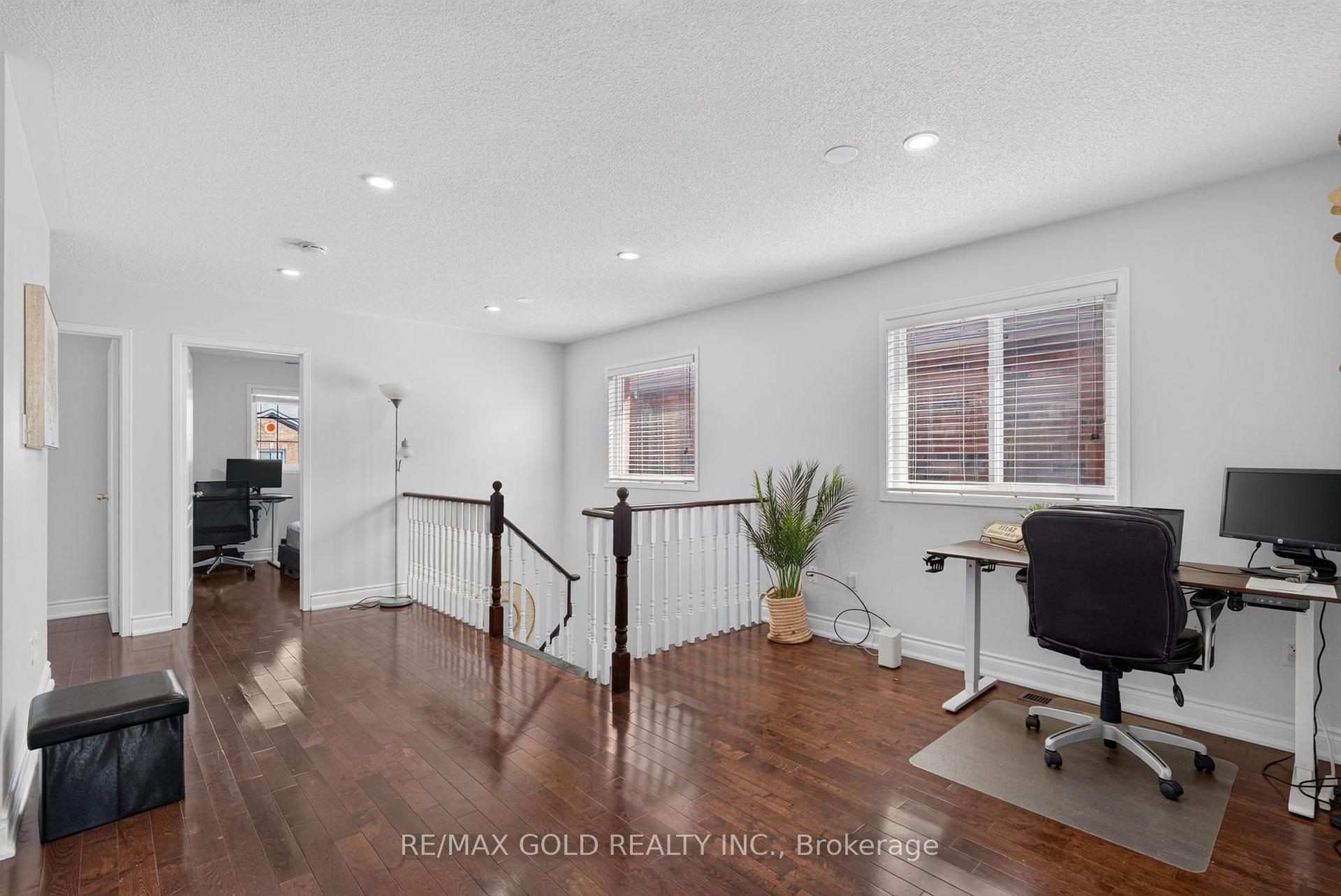 Photo 24 of 40 Dunure Crescent, Brampton, Fletcher's Meadow — HOMEH