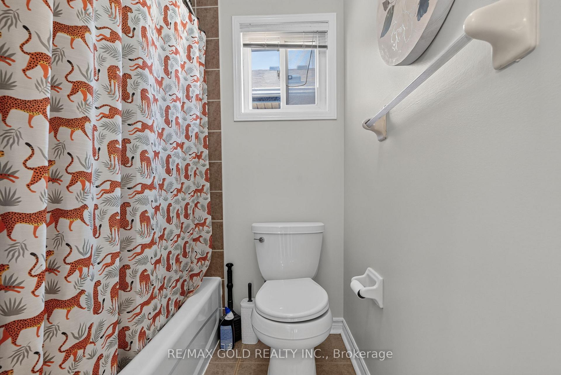 Photo 31 of 40 Dunure Crescent, Brampton, Fletcher's Meadow — HOMEH