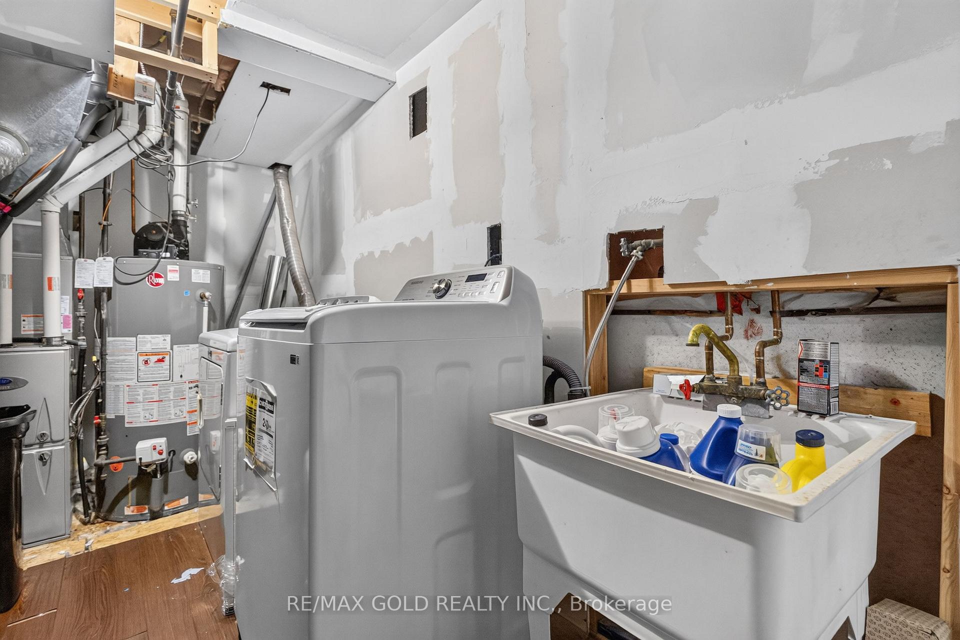 Photo 37 of 40 Dunure Crescent, Brampton, Fletcher's Meadow — HOMEH