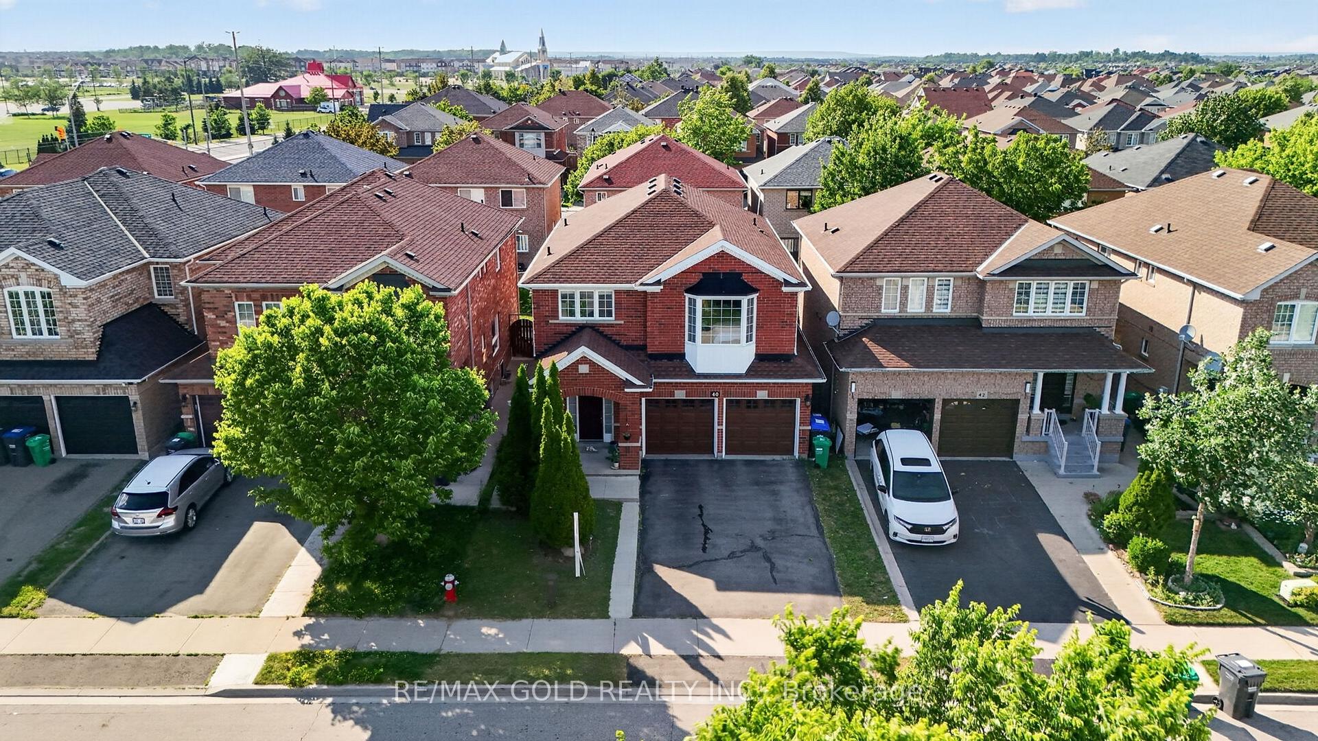 Photo 44 of 40 Dunure Crescent, Brampton, Fletcher's Meadow — HOMEH