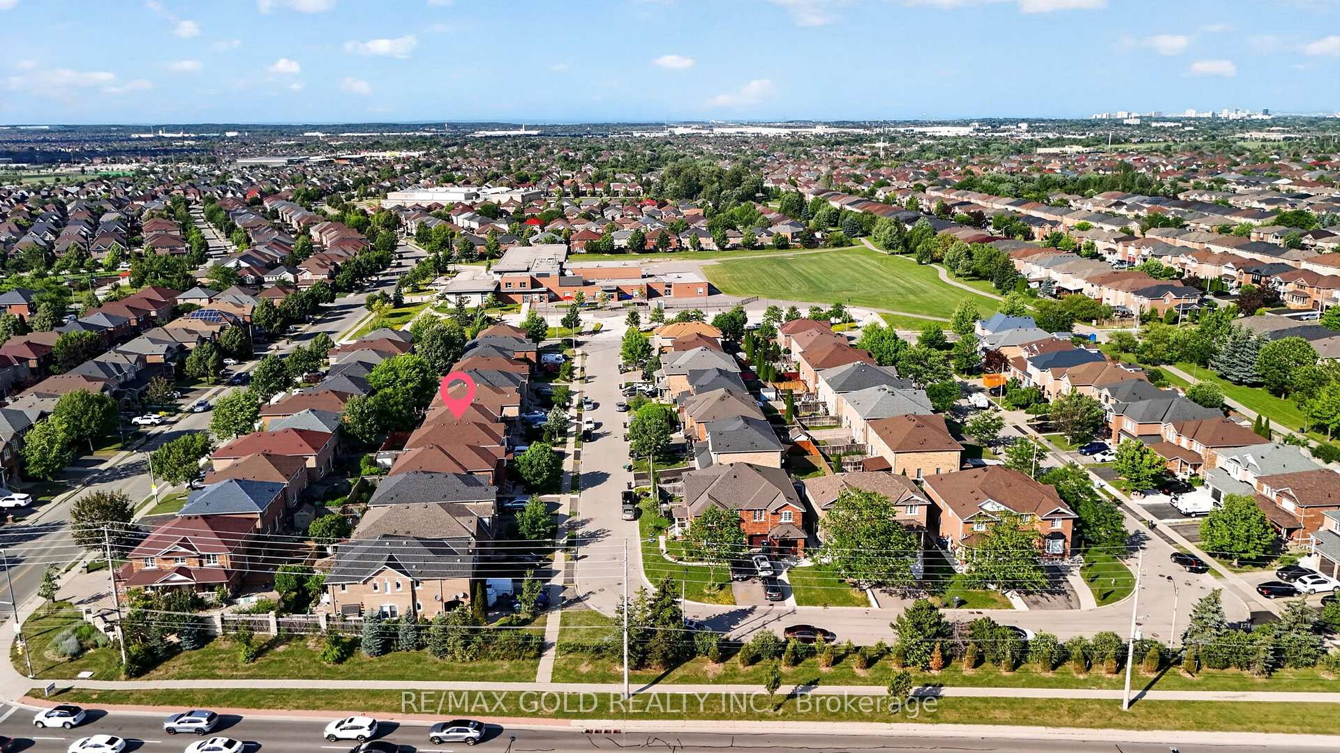 Photo 48 of 40 Dunure Crescent, Brampton, Fletcher's Meadow — HOMEH