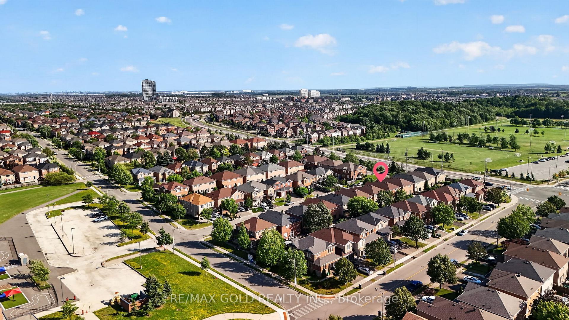 Photo 49 of 40 Dunure Crescent, Brampton, Fletcher's Meadow — HOMEH