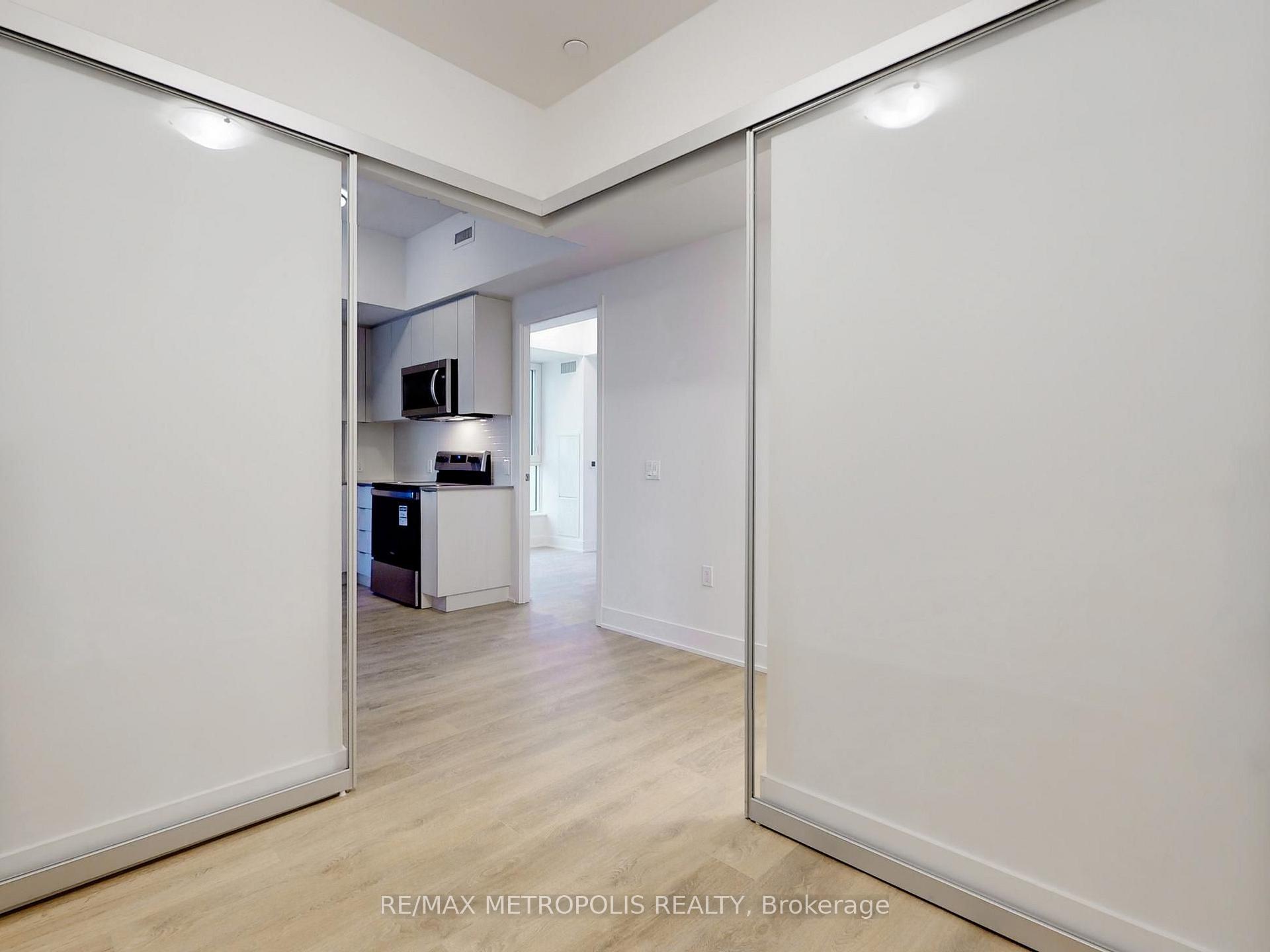 Photo 5 of Unit 1602, 204 Burnhamthorpe Road E, Mississauga, Mississauga Valleys — HOMEH