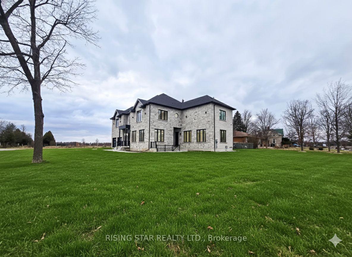 Photo 2 of 7464 Leslie Road W, Puslinch, Puslinch Lake Settlement Areas — HOMEH