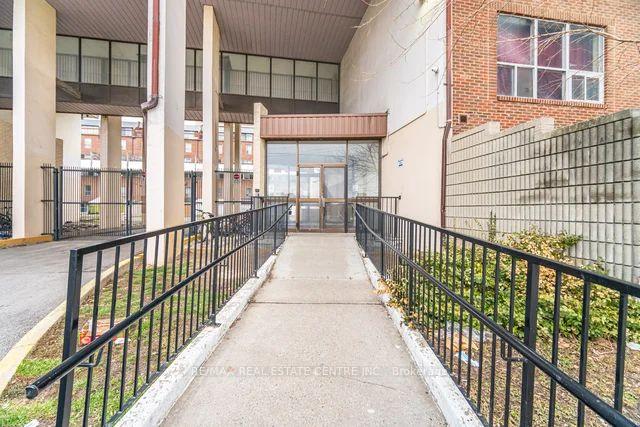 Photo 4 of Unit 255, 10 Eddystone Avenue, North York, Glenfield-Jane Heights — HOMEH