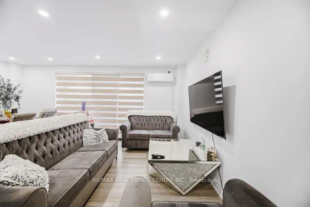 Photo 10 of Unit 255, 10 Eddystone Avenue, North York, Glenfield-Jane Heights — HOMEH