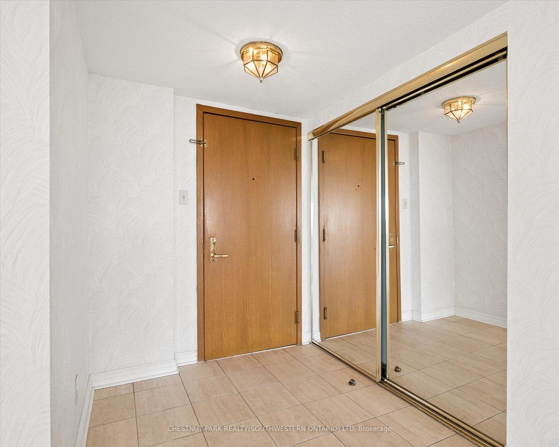 Photo 5 of Unit 1101, 4 Willow Street, Waterloo, Uptown Waterloo — HOMEH