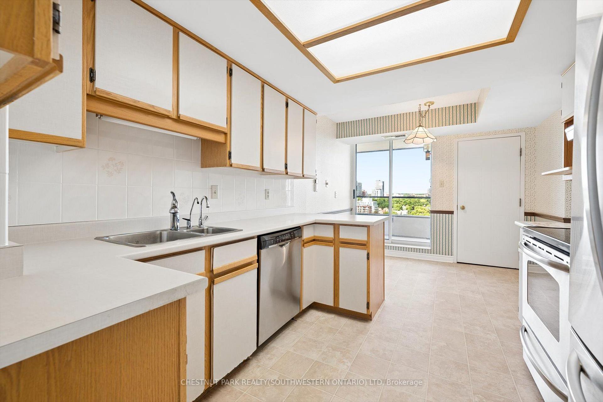 Photo 15 of Unit 1101, 4 Willow Street, Waterloo, Uptown Waterloo — HOMEH