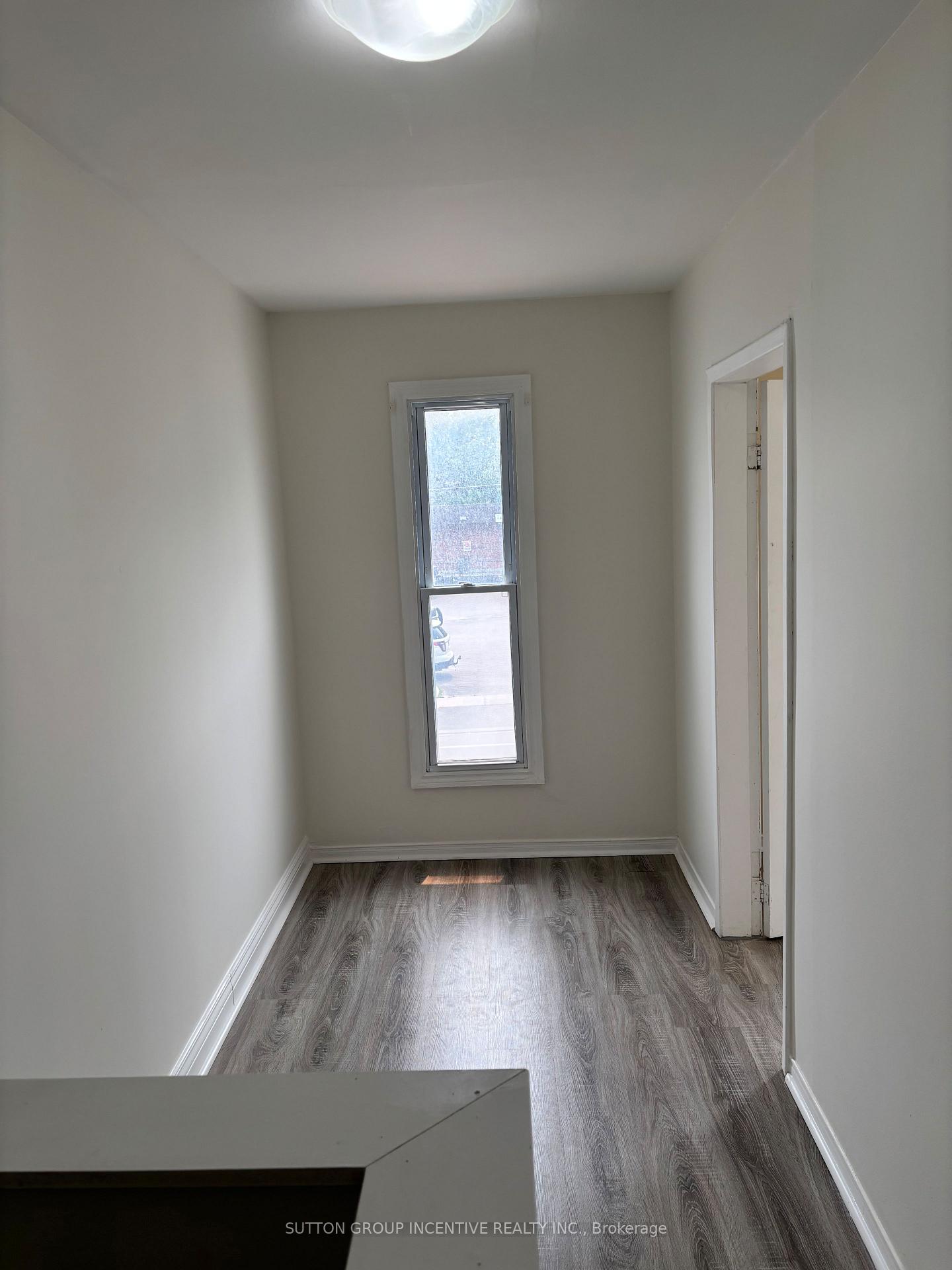 Photo 4 of 46 Tiffin Street, Barrie, Allandale Centre — HOMEH