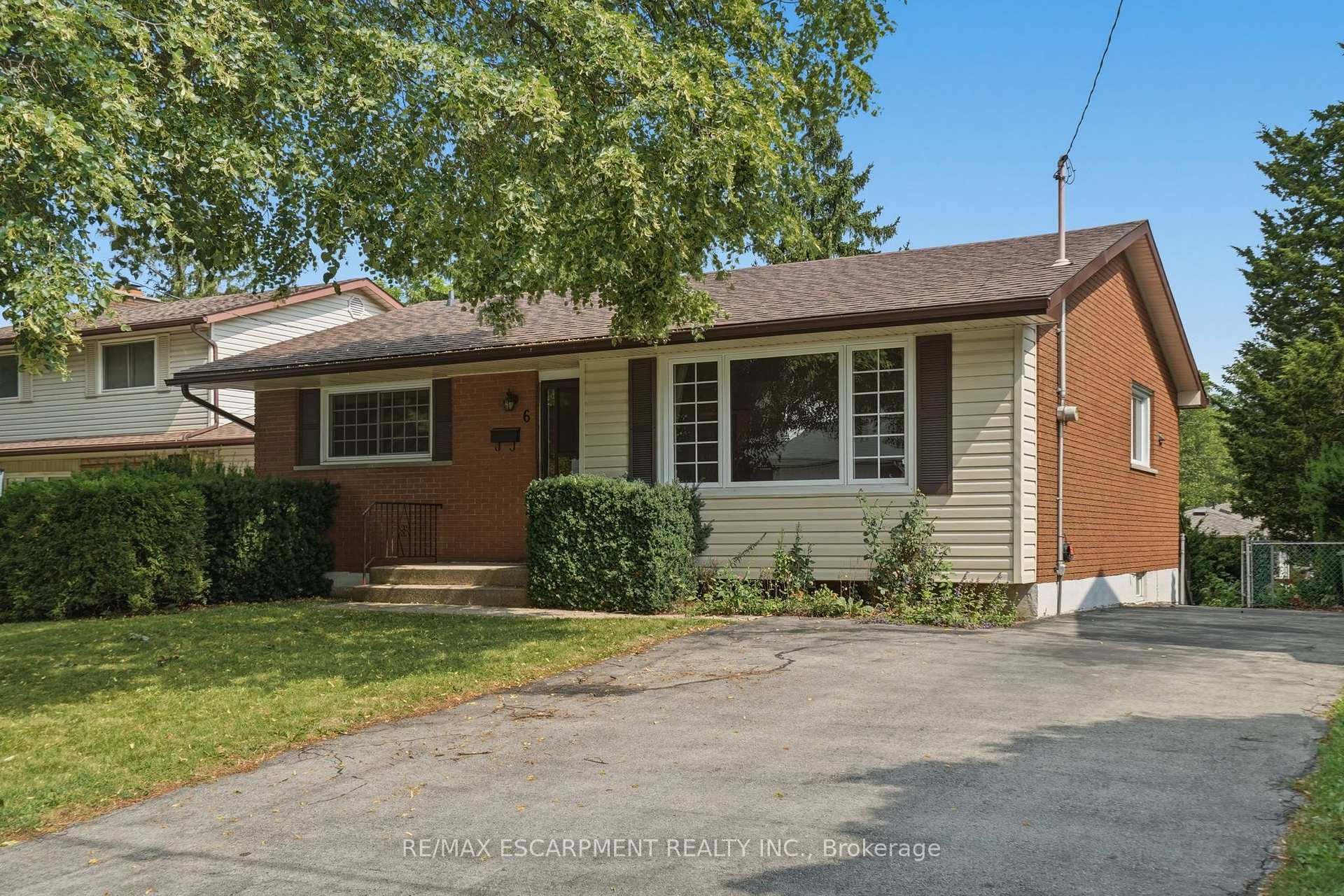 Photo 3 of 6 Caprice Court, Hamilton, Rolston — HOMEH