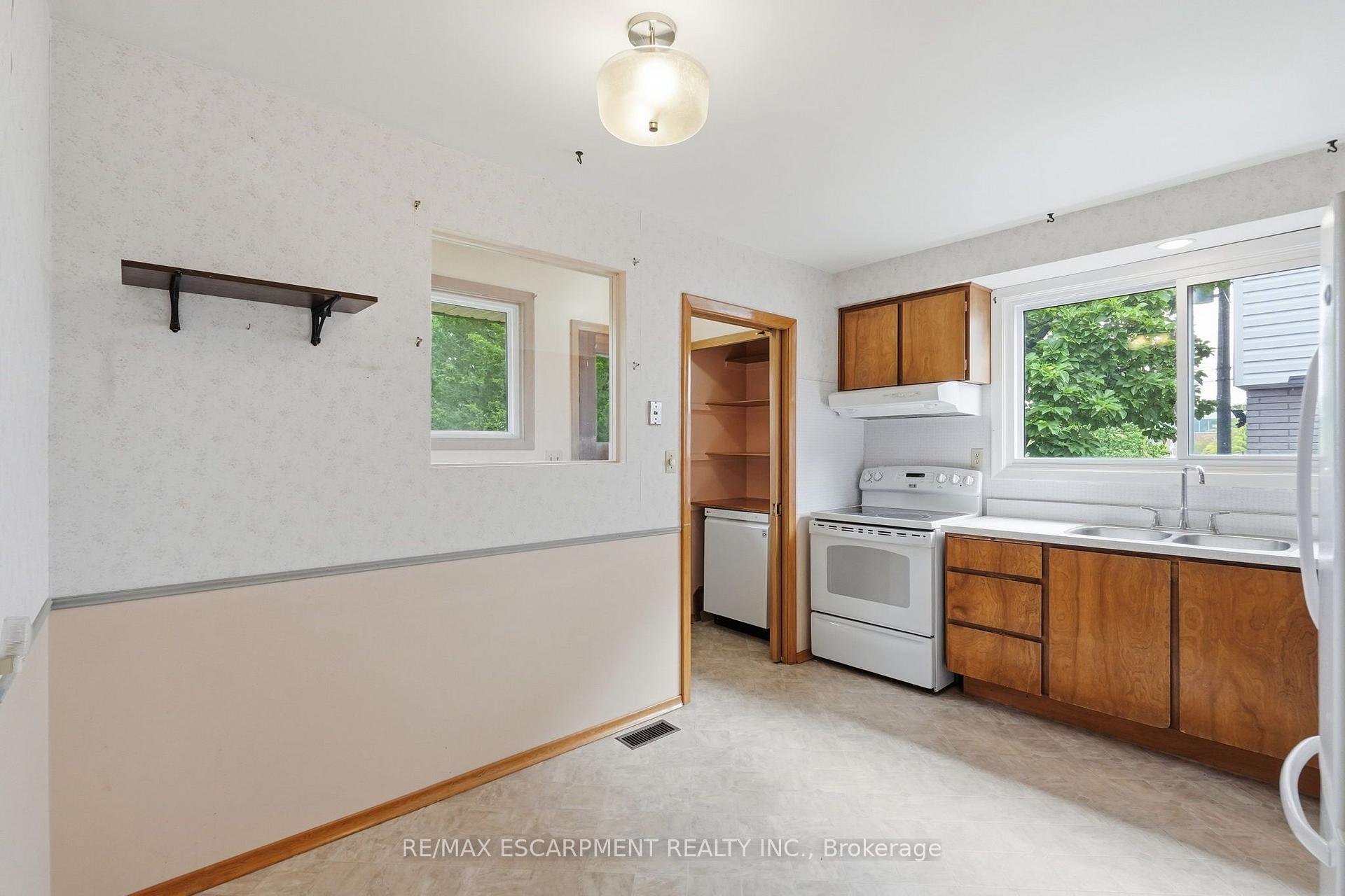 Photo 10 of 6 Caprice Court, Hamilton, Rolston — HOMEH