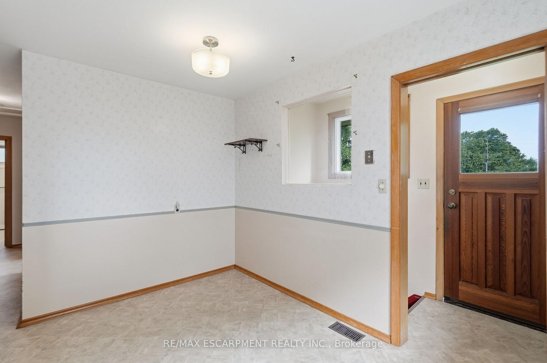 Photo 11 of 6 Caprice Court, Hamilton, Rolston — HOMEH